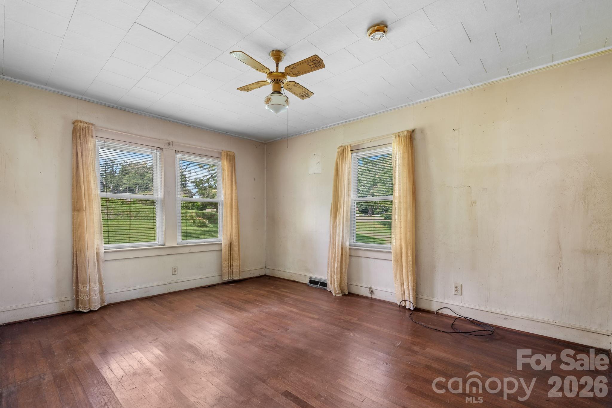 2656 Barrier Loop — Morganton