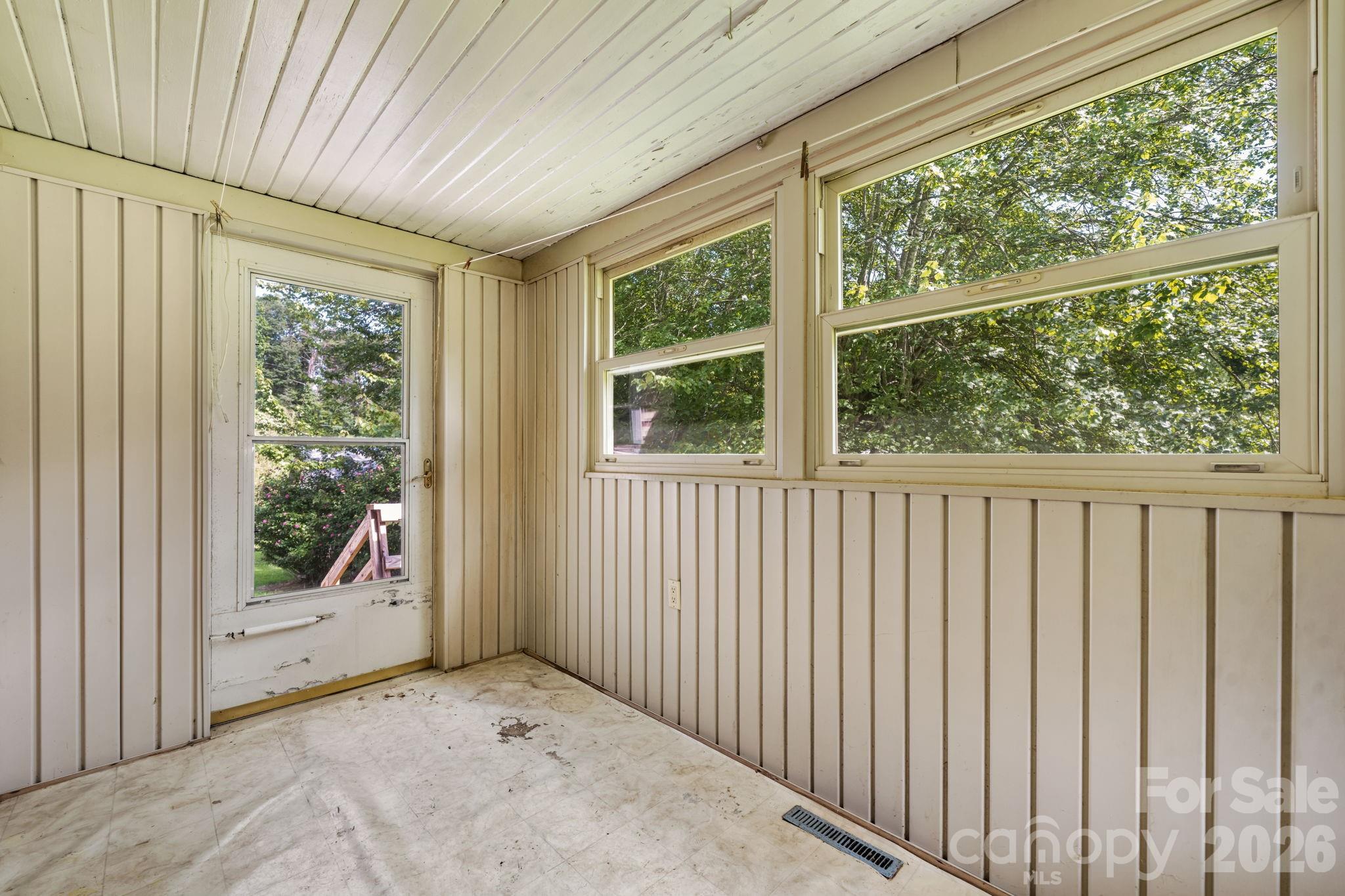 2656 Barrier Loop — Morganton