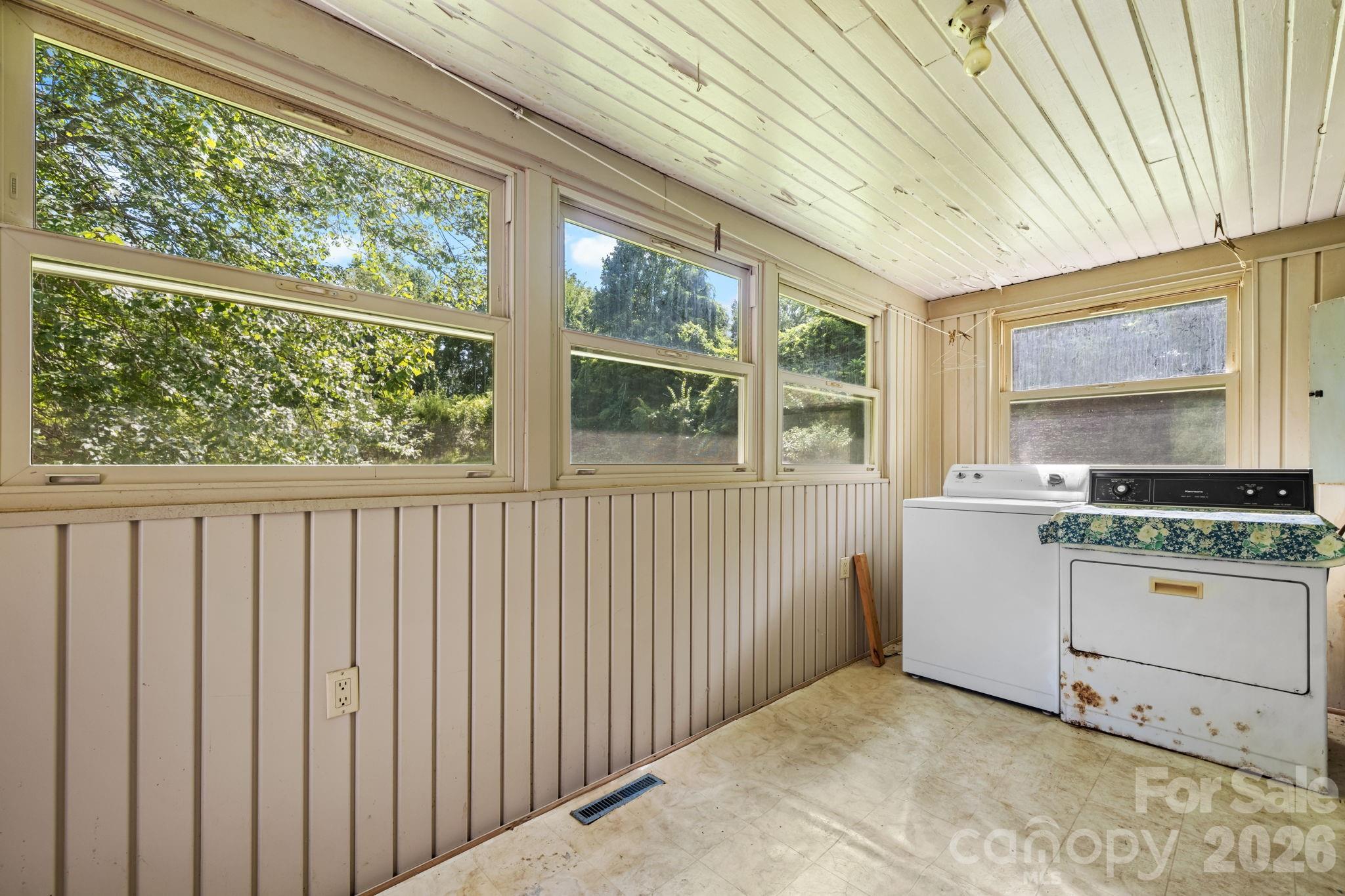 2656 Barrier Loop — Morganton