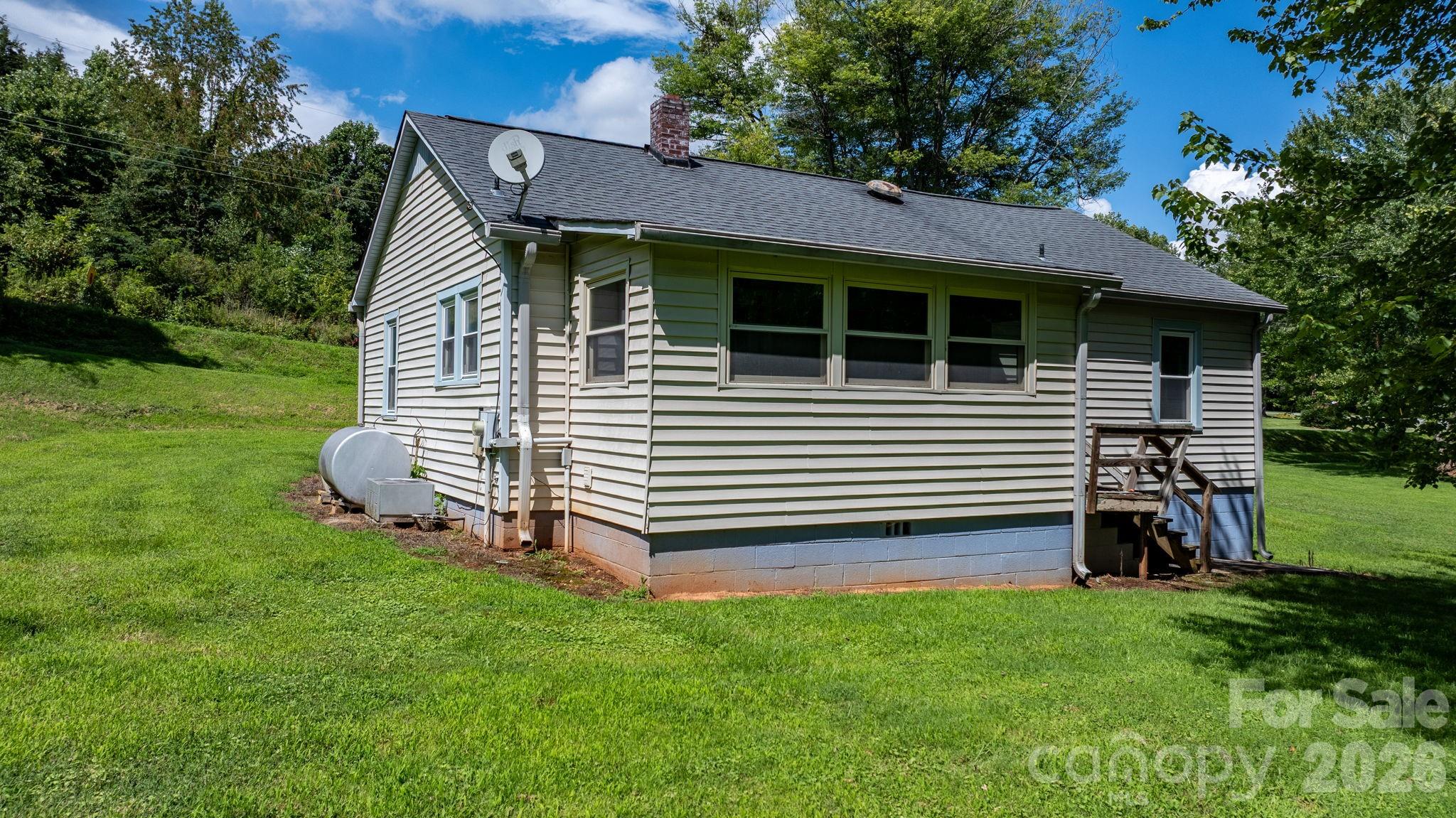 2656 Barrier Loop — Morganton