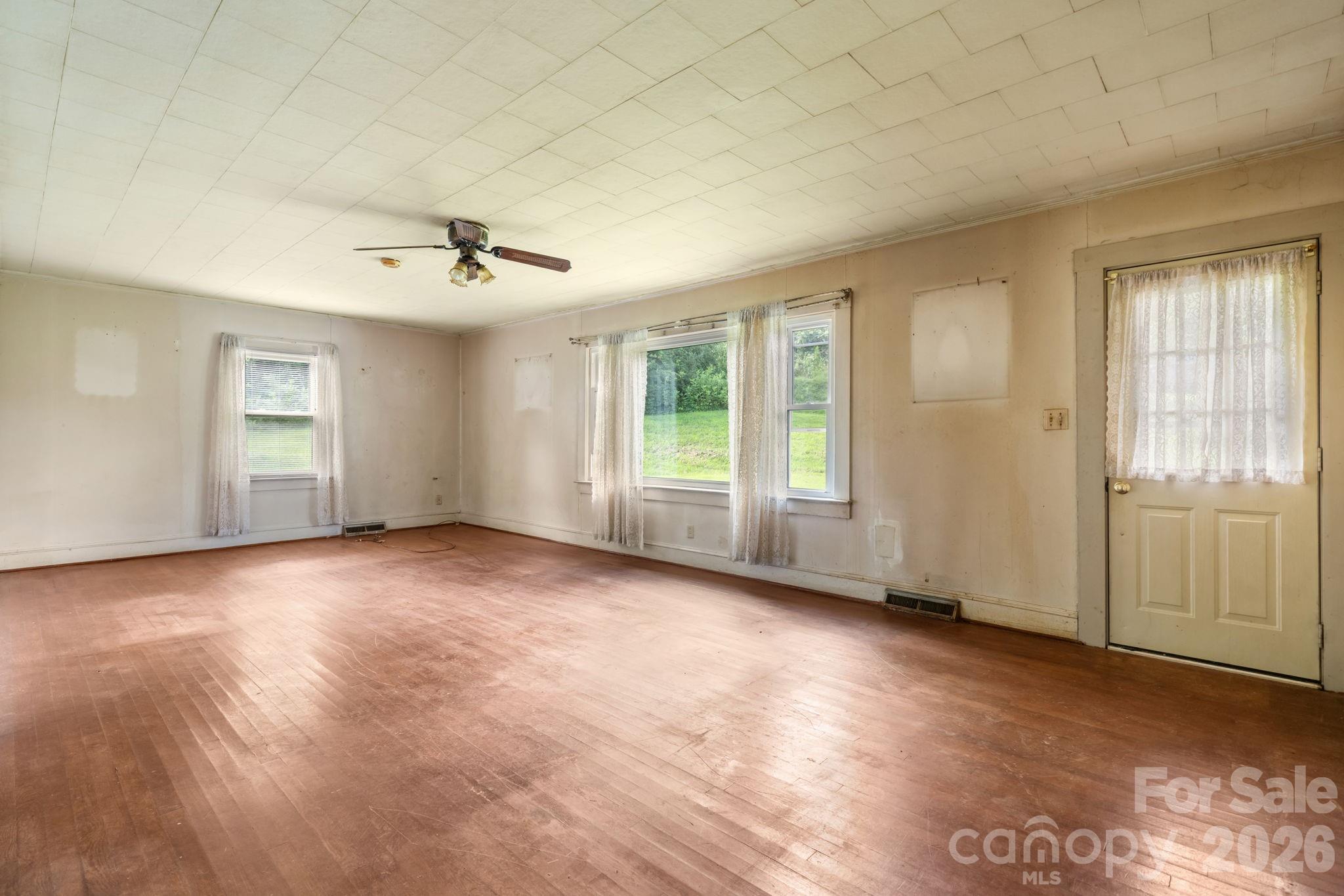 2656 Barrier Loop — Morganton