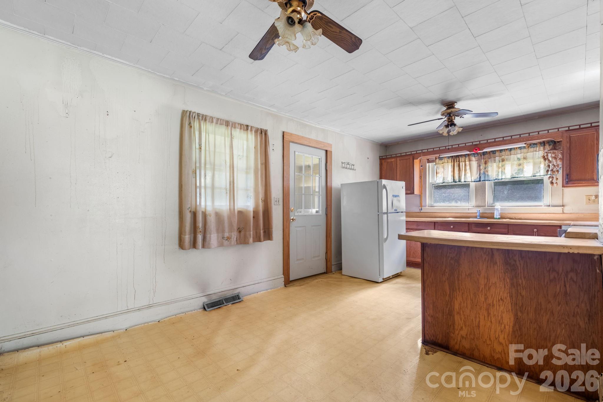 2656 Barrier Loop — Morganton