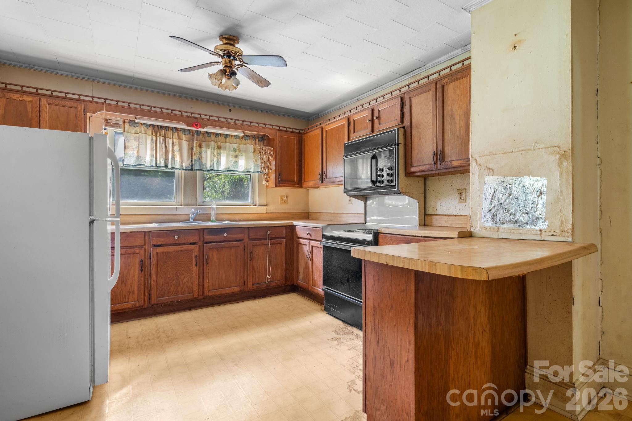 2656 Barrier Loop — Morganton