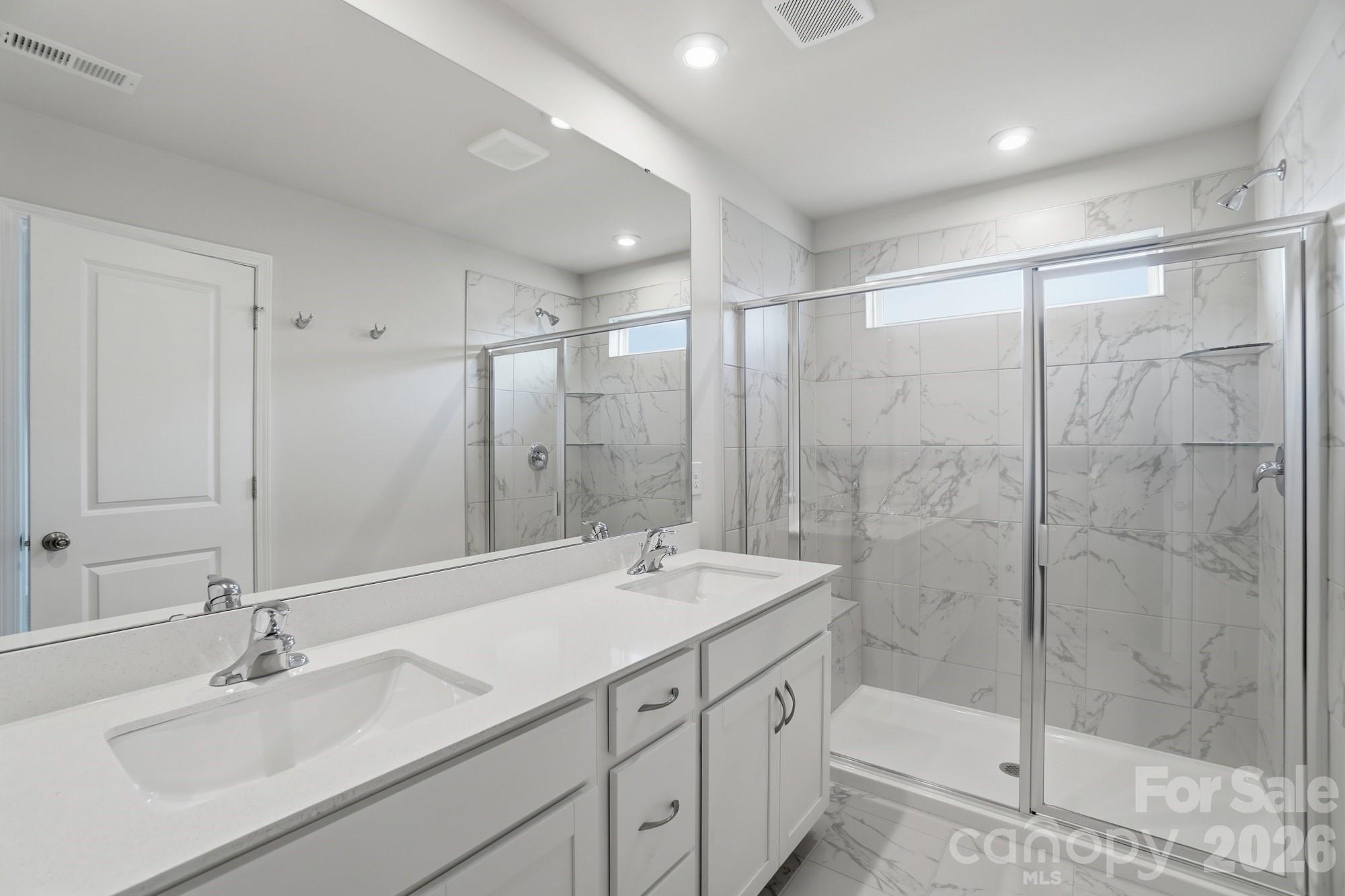340 Laura Elizabeth Lane — Clover