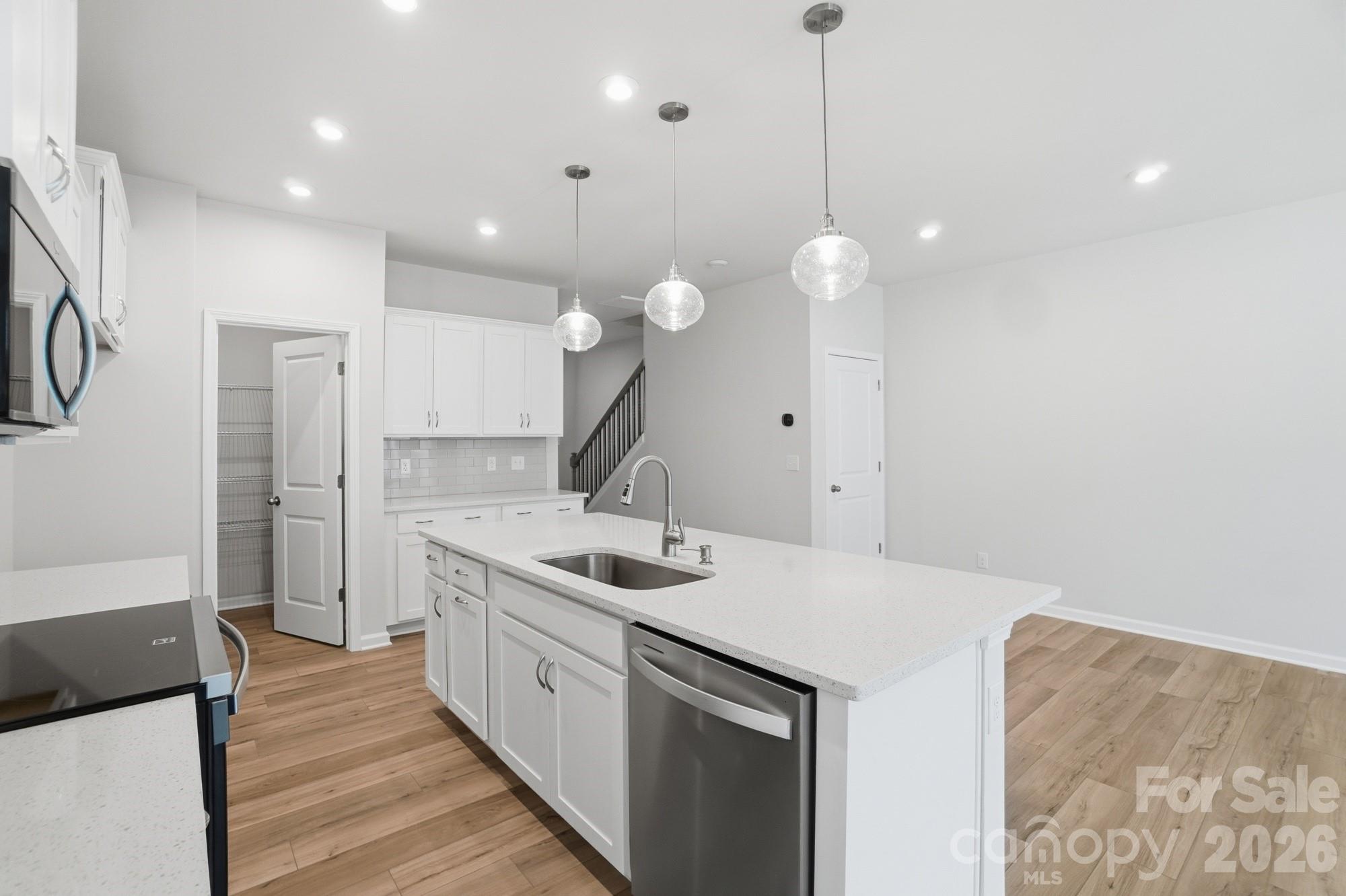 340 Laura Elizabeth Lane — Clover