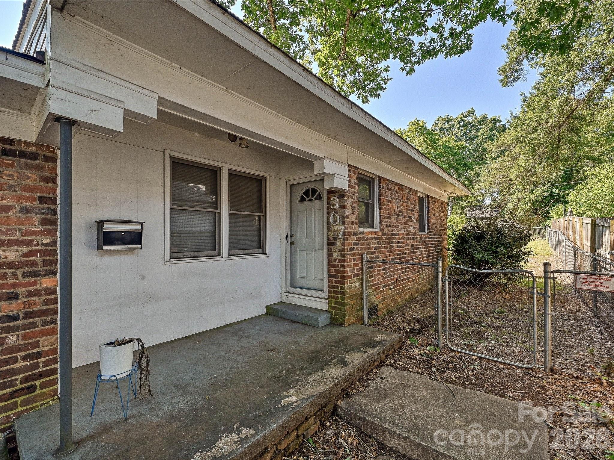 305 Keswick Avenue — Charlotte