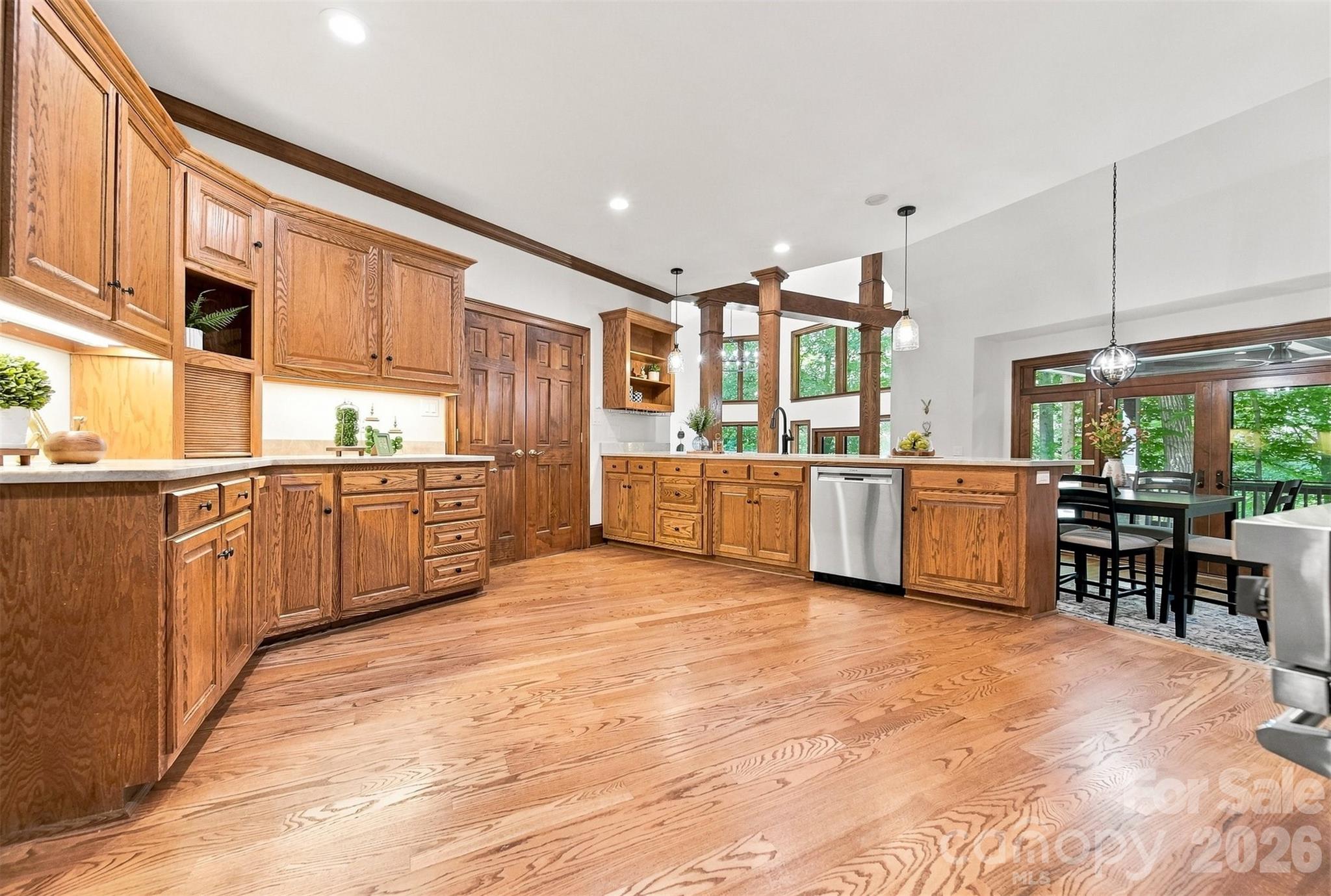 296 Culloden Road — Iron Station