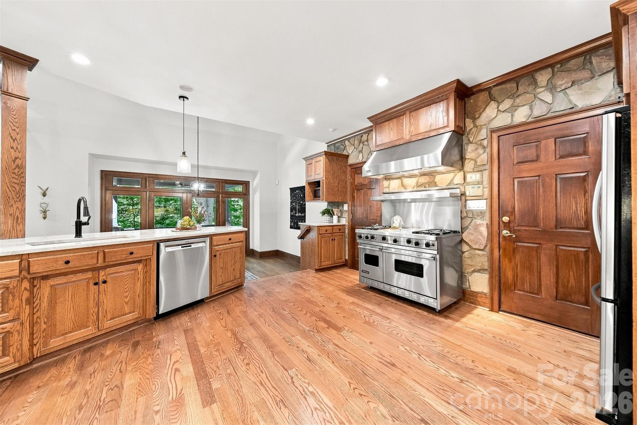 296 Culloden Road — Iron Station