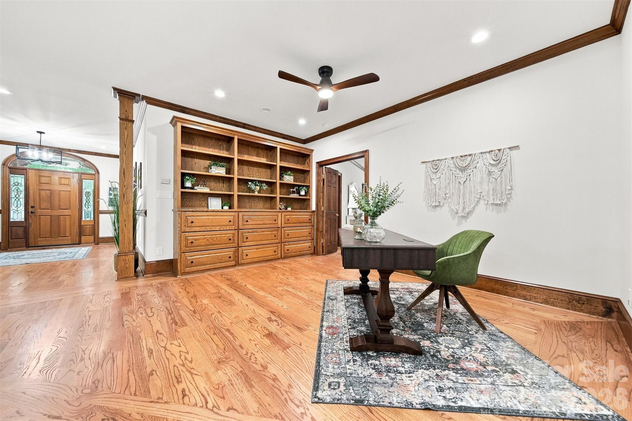296 Culloden Road — Iron Station