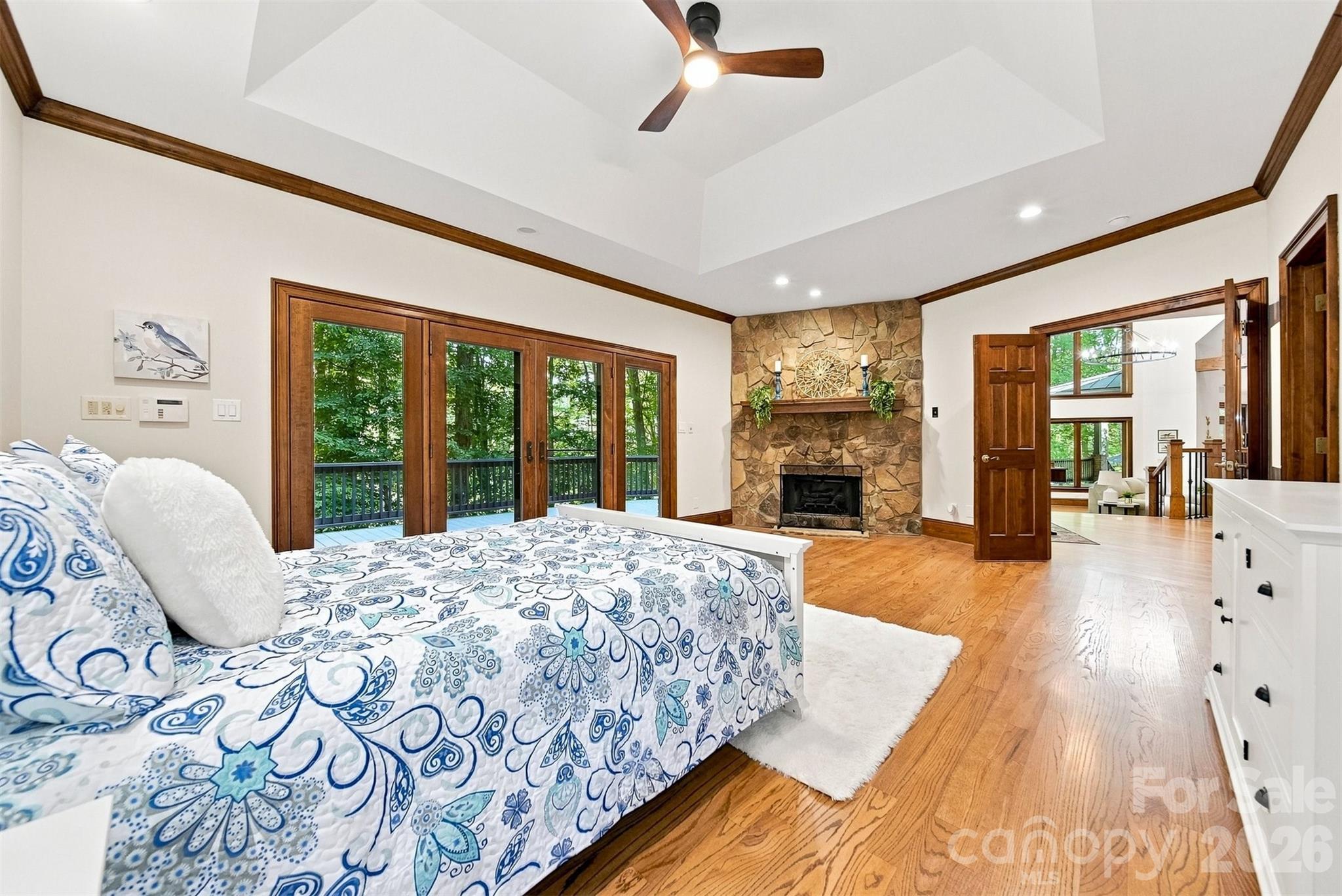 296 Culloden Road — Iron Station