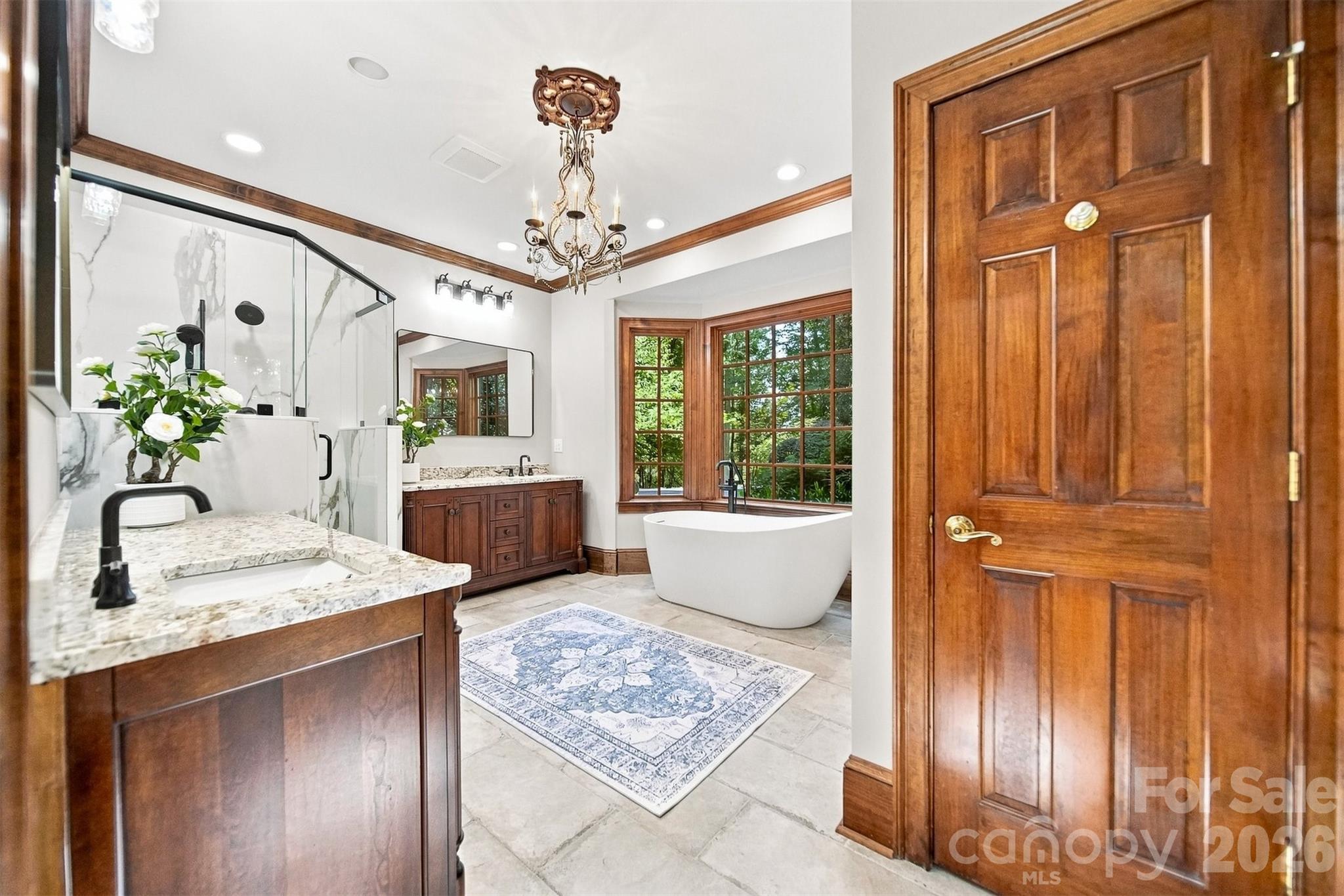 296 Culloden Road — Iron Station
