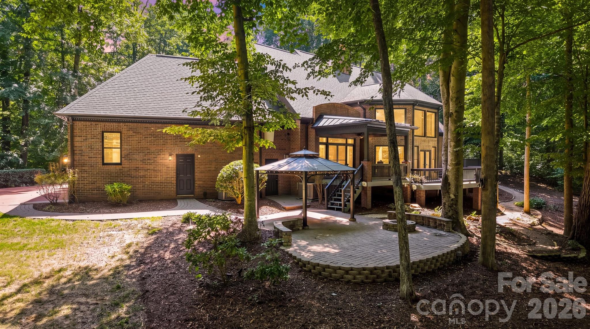 296 Culloden Road — Iron Station