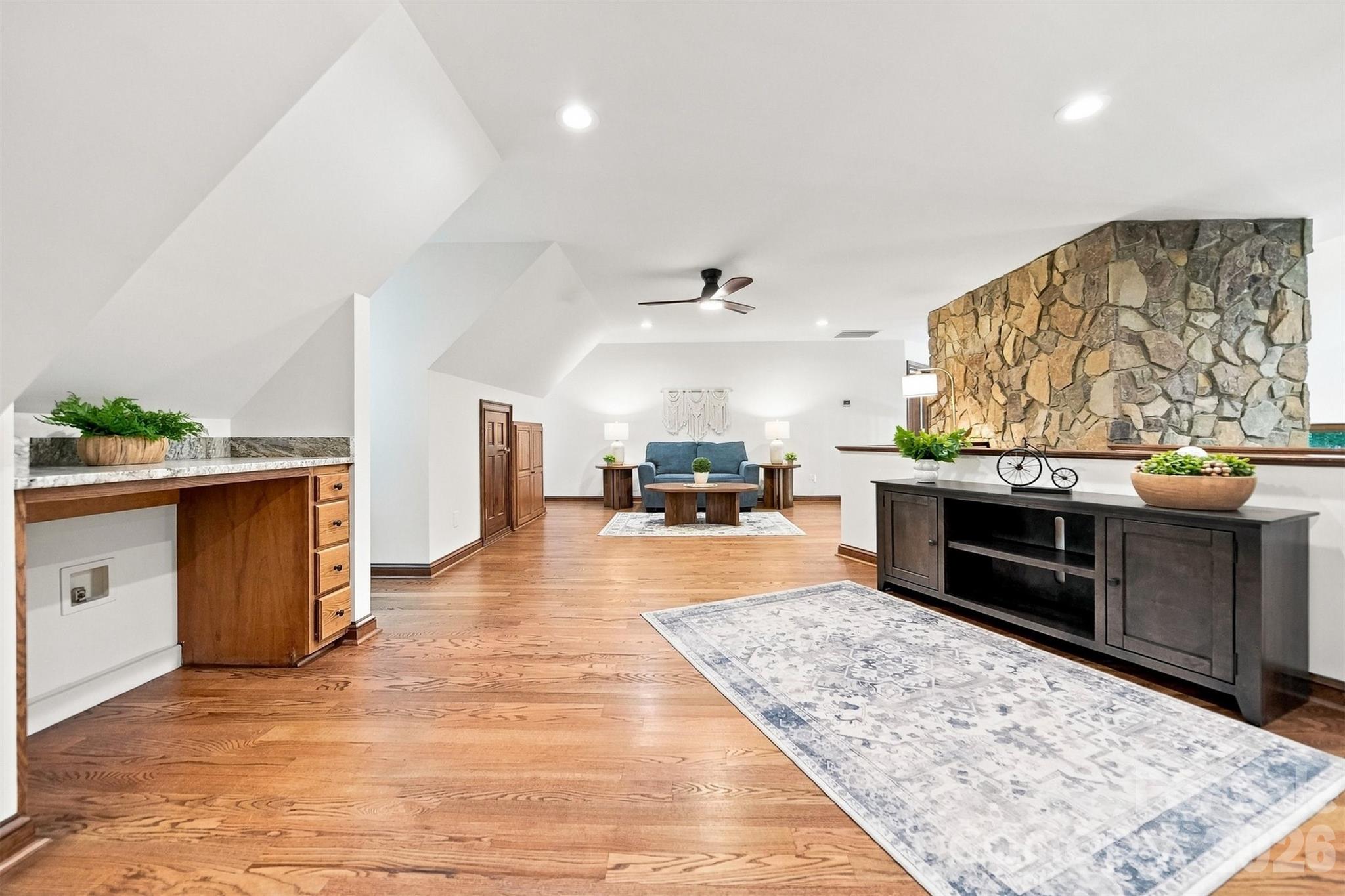 296 Culloden Road — Iron Station