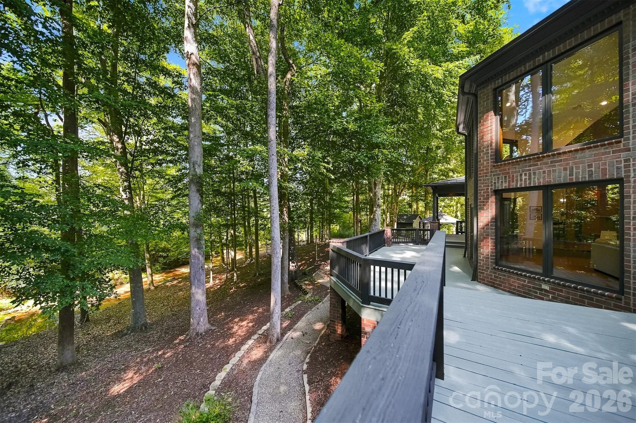 296 Culloden Road — Iron Station