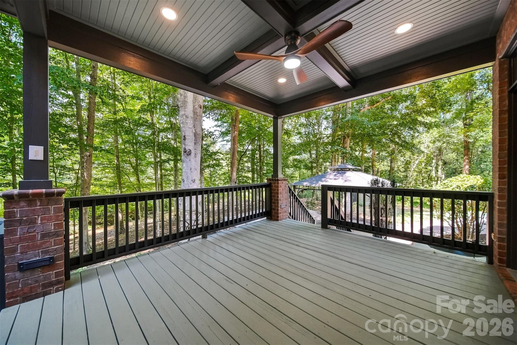 296 Culloden Road — Iron Station