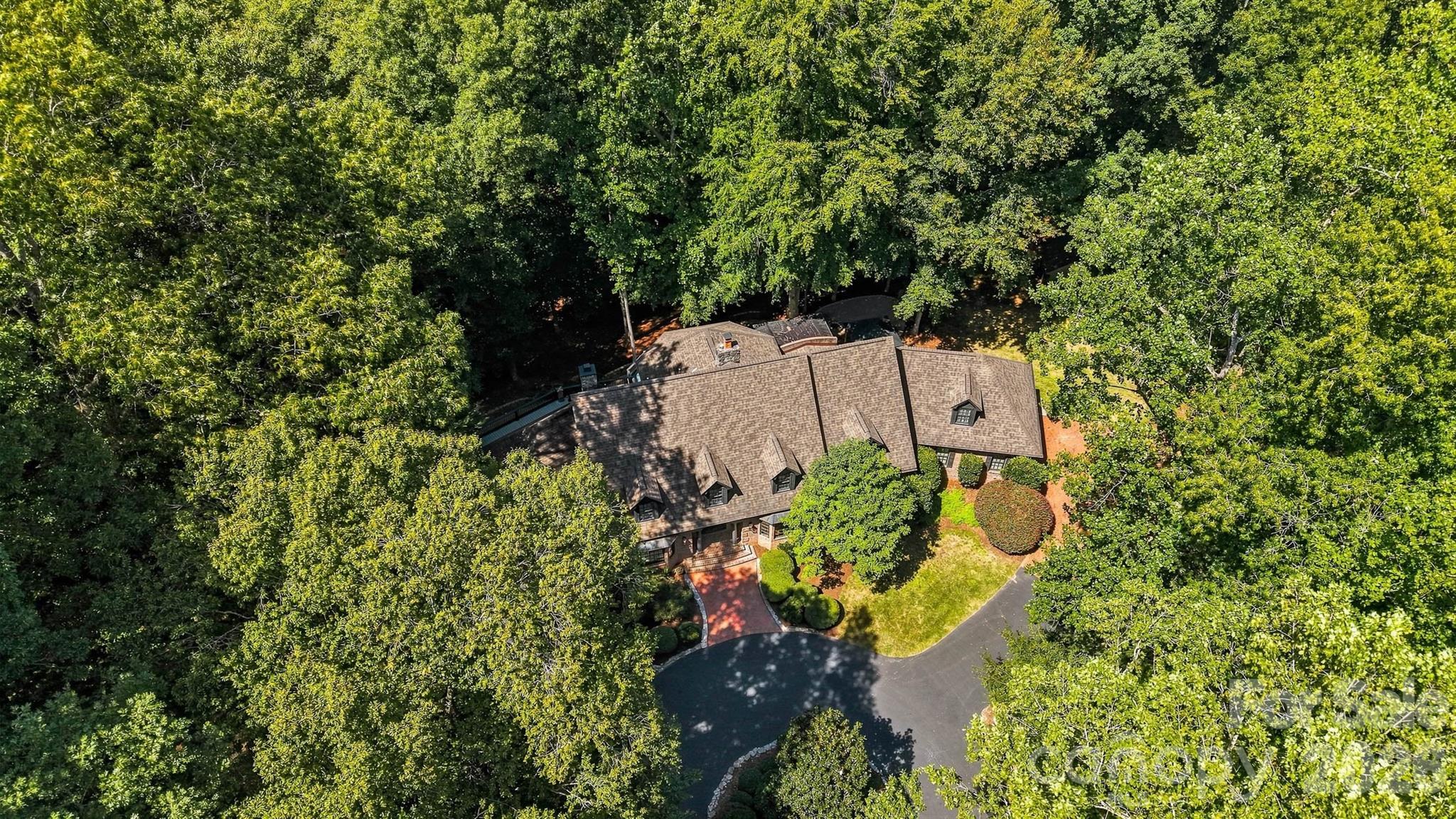 296 Culloden Road — Iron Station