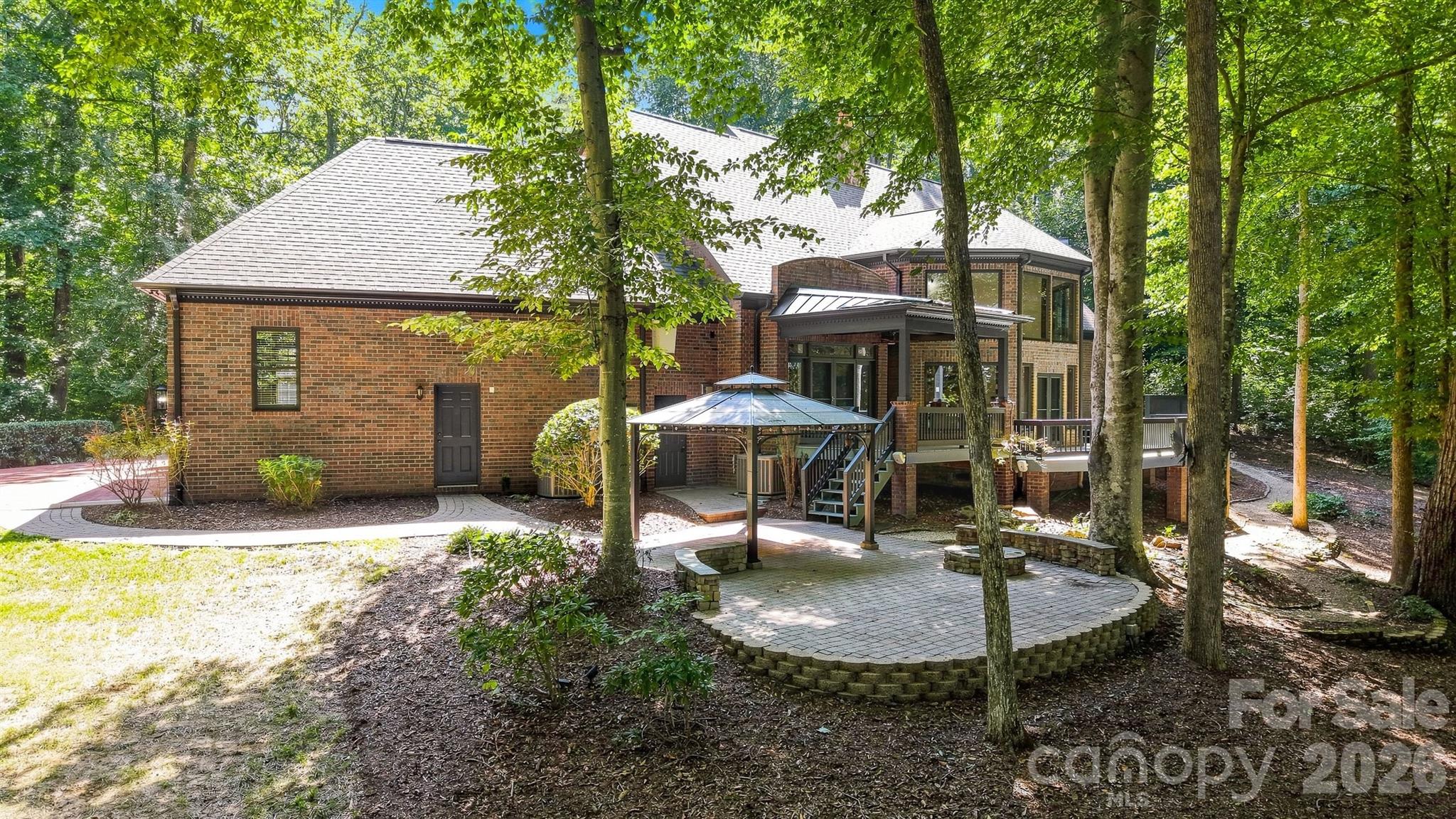 296 Culloden Road — Iron Station