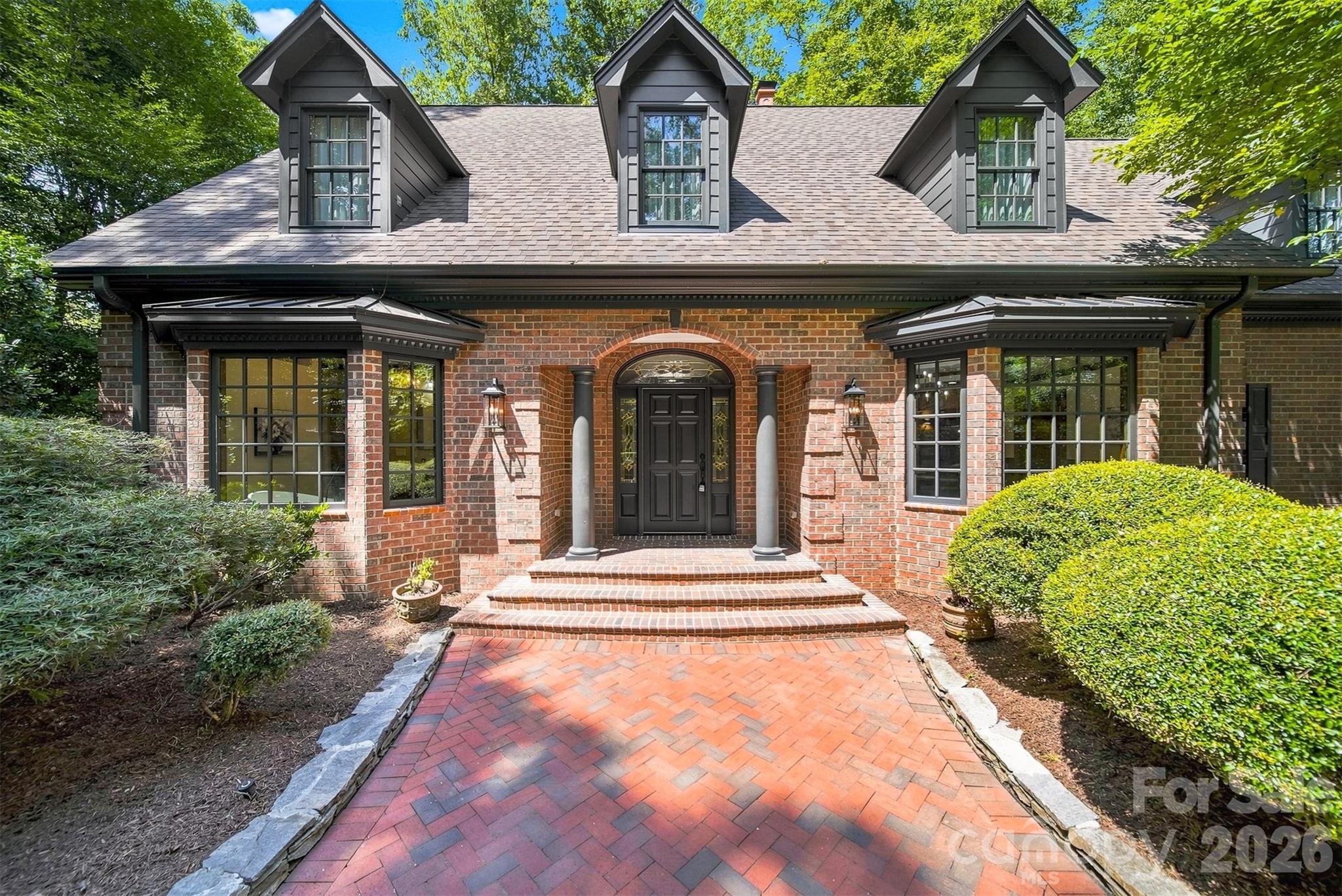 296 Culloden Road — Iron Station