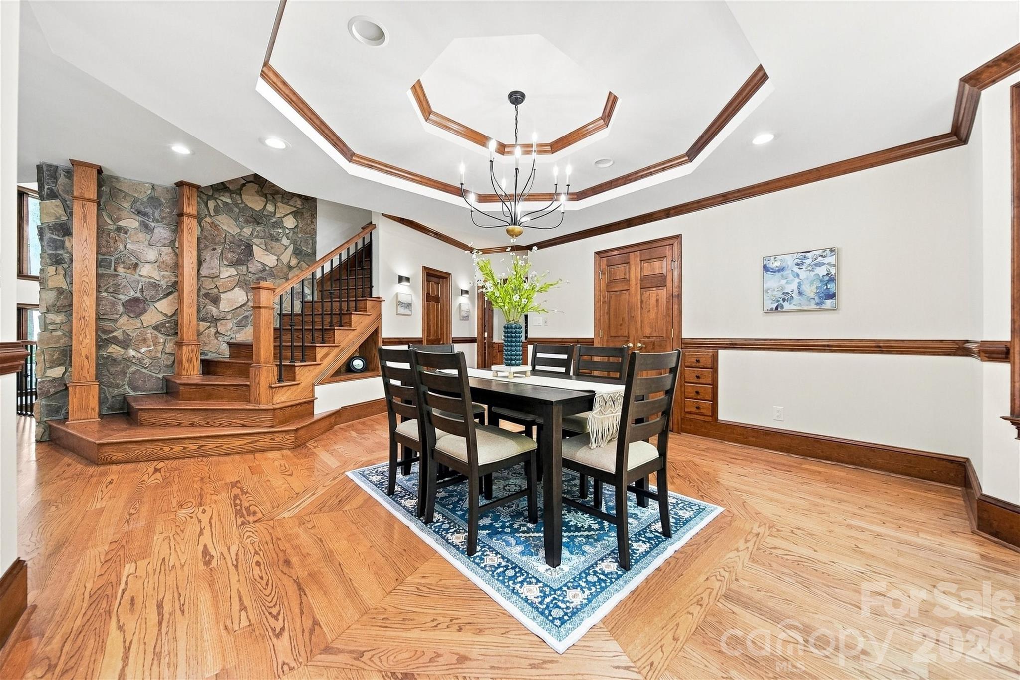 296 Culloden Road — Iron Station