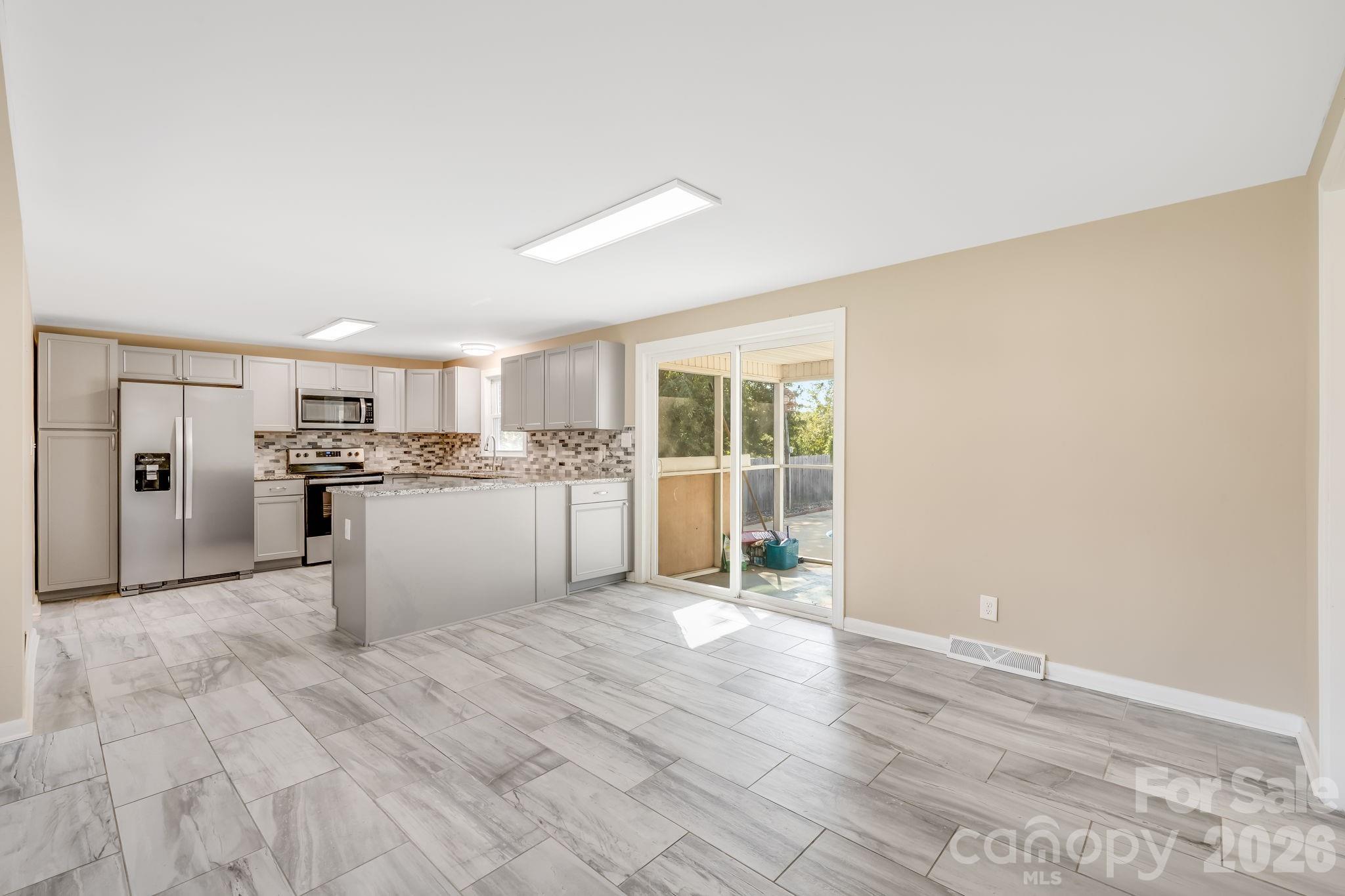 409 Oak Street Extension #40 — Forest City