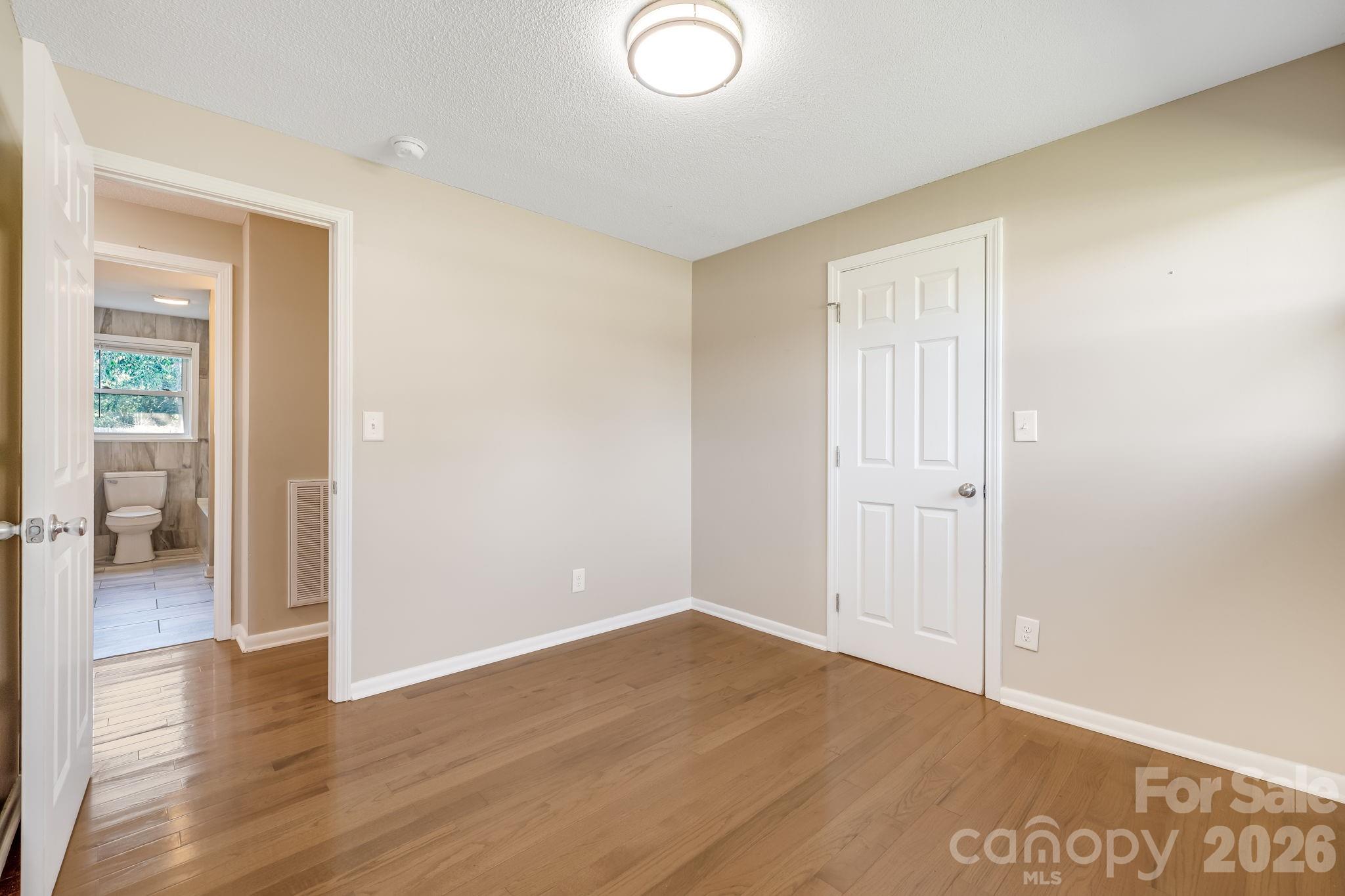 409 Oak Street Extension #40 — Forest City