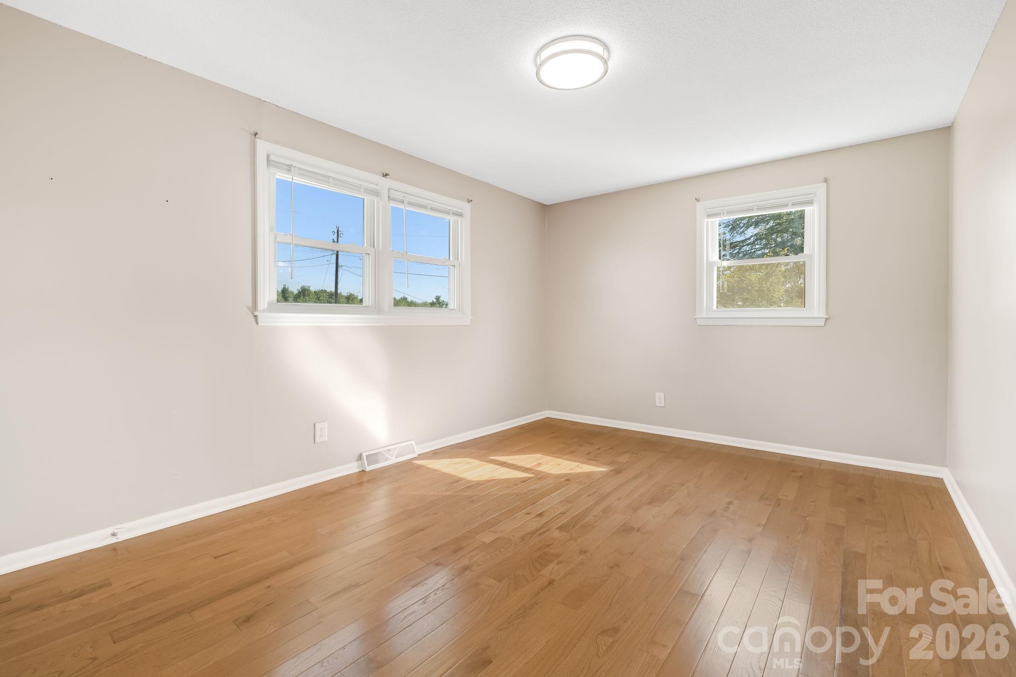 409 Oak Street Extension #40 — Forest City
