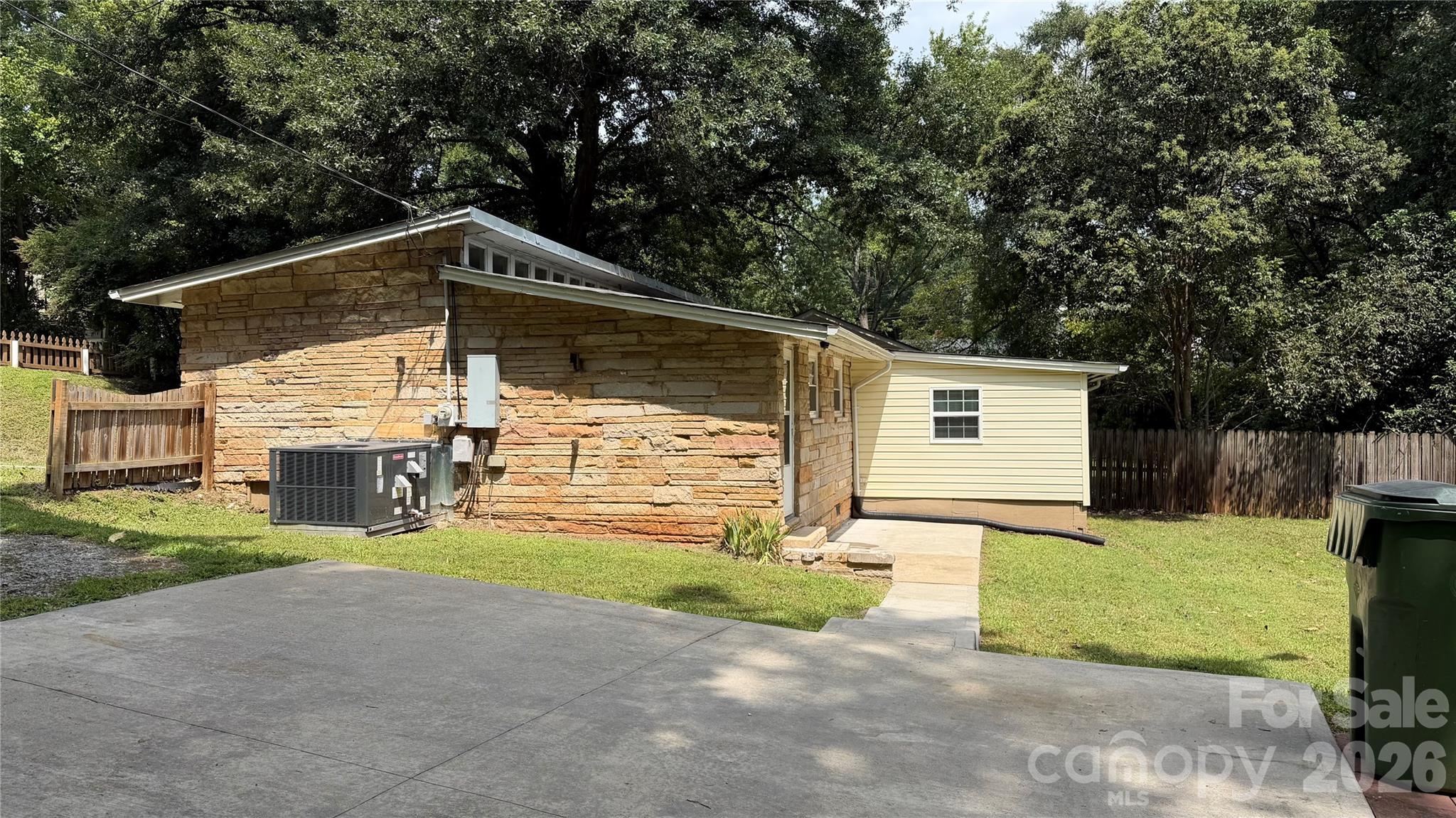 216 Auten Circle — Mount Holly
