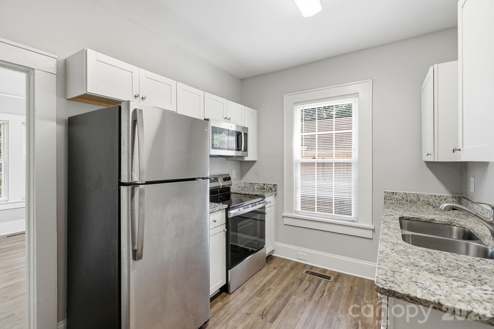 401 Skyland Avenue — Charlotte