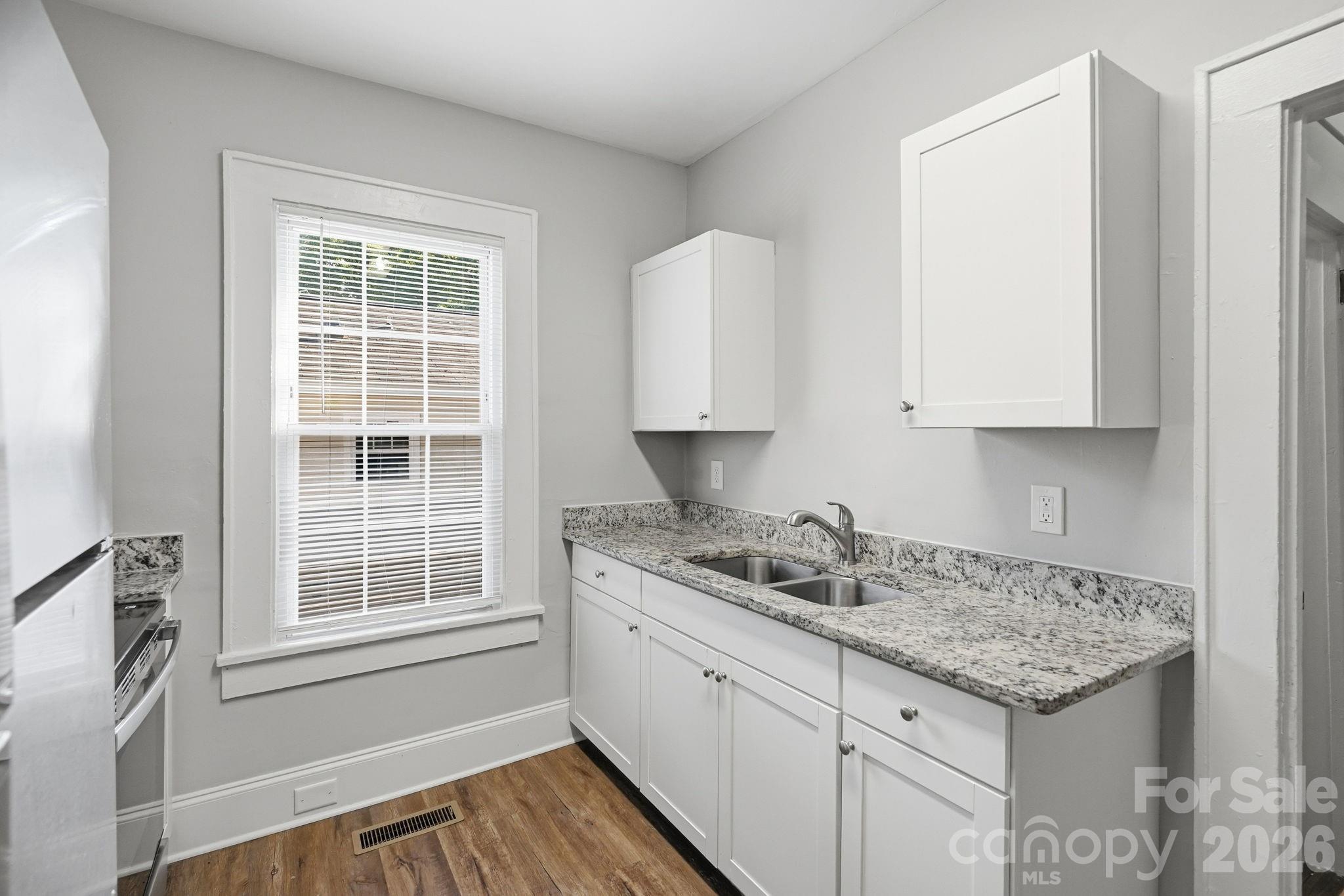 401 Skyland Avenue — Charlotte