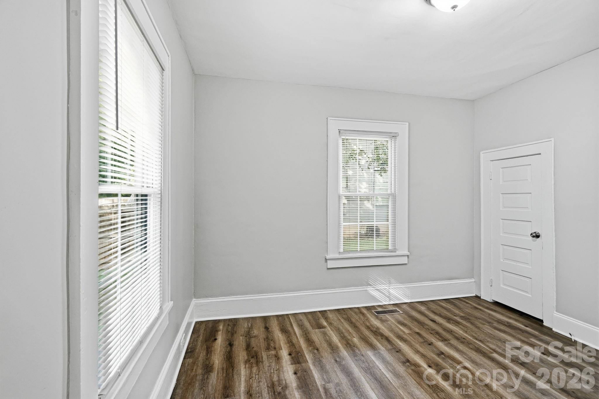 401 Skyland Avenue — Charlotte