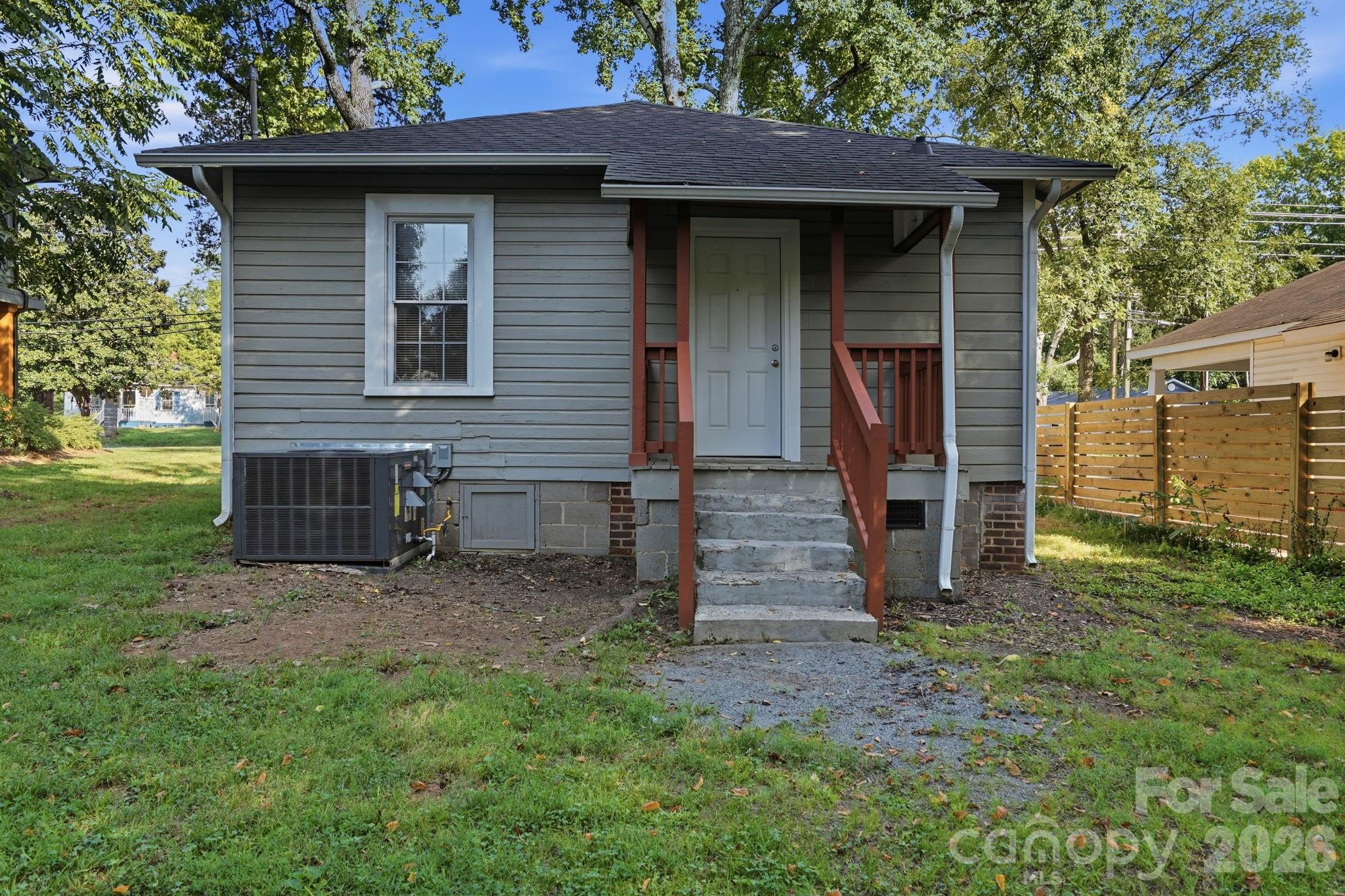 401 Skyland Avenue — Charlotte