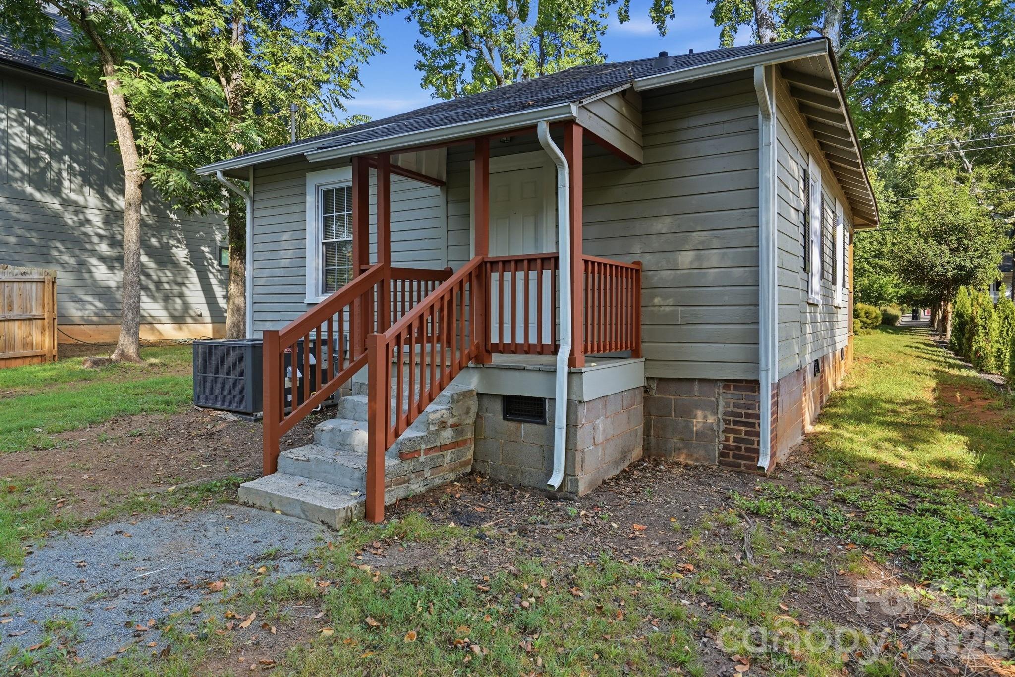 401 Skyland Avenue — Charlotte
