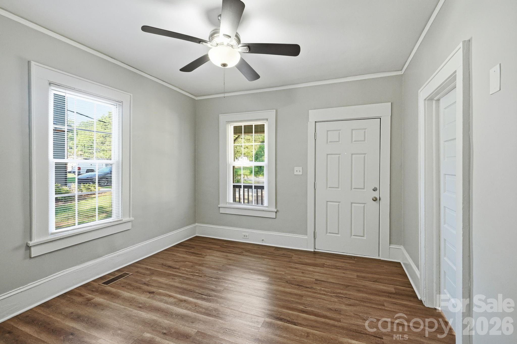 401 Skyland Avenue — Charlotte