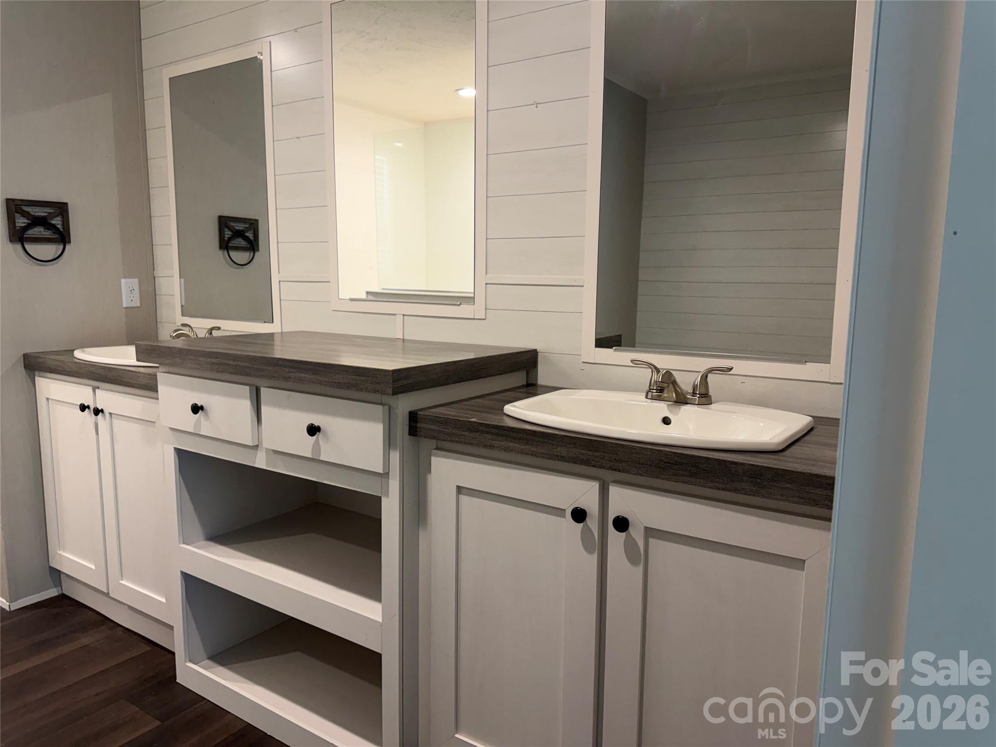 66 Neely Drive — Hendersonville