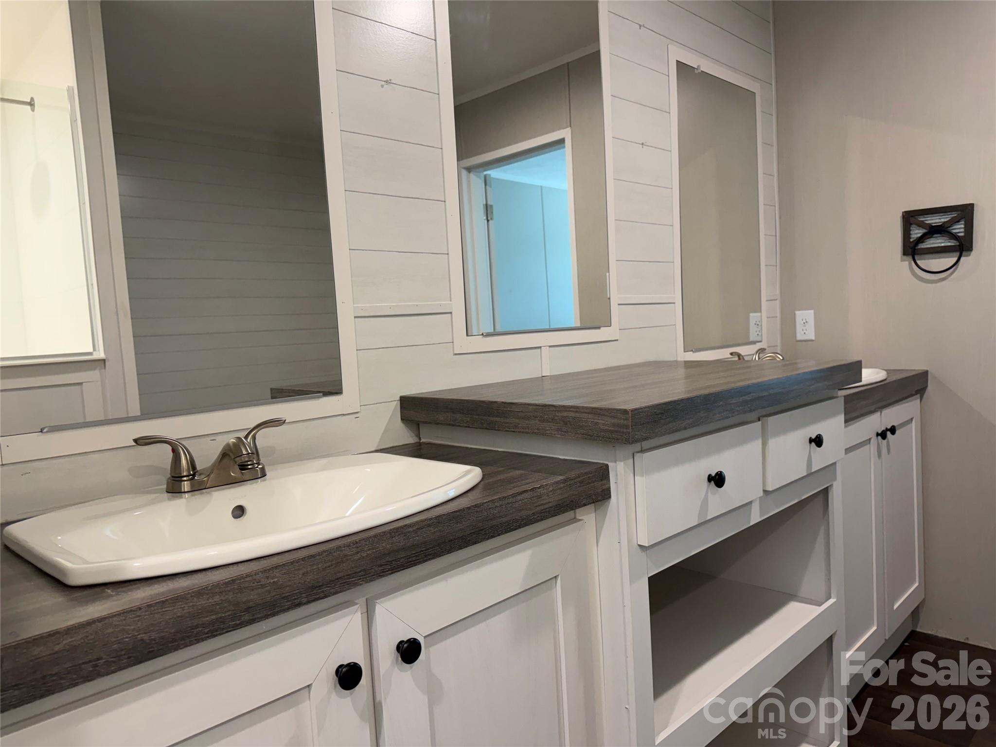 66 Neely Drive — Hendersonville