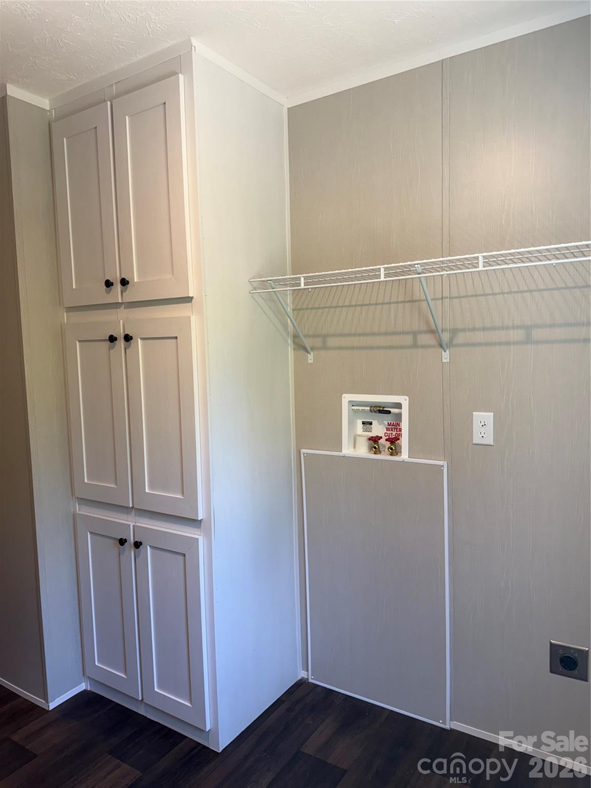 66 Neely Drive — Hendersonville