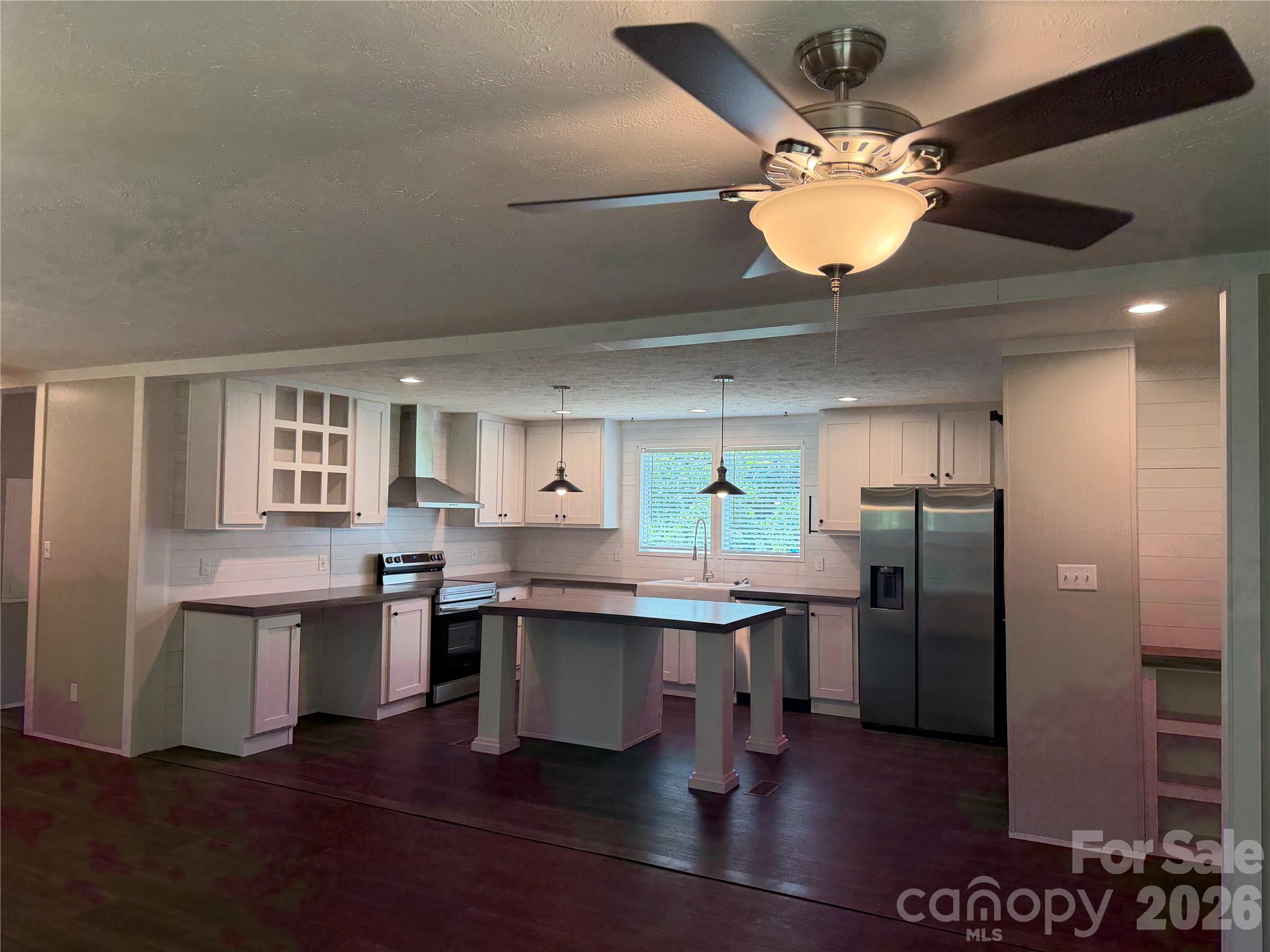 66 Neely Drive — Hendersonville