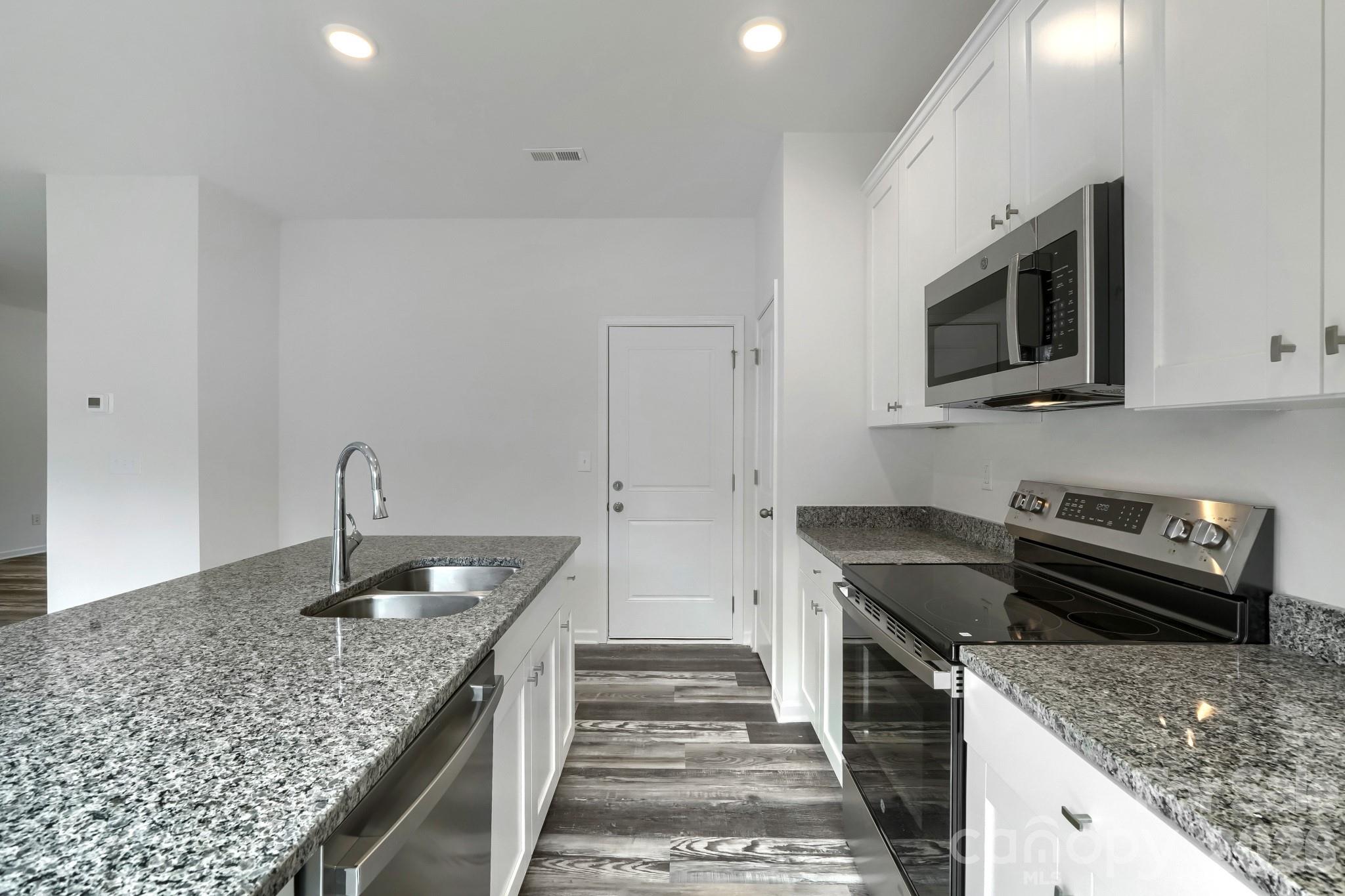 111 Carrisa Lane — Troutman