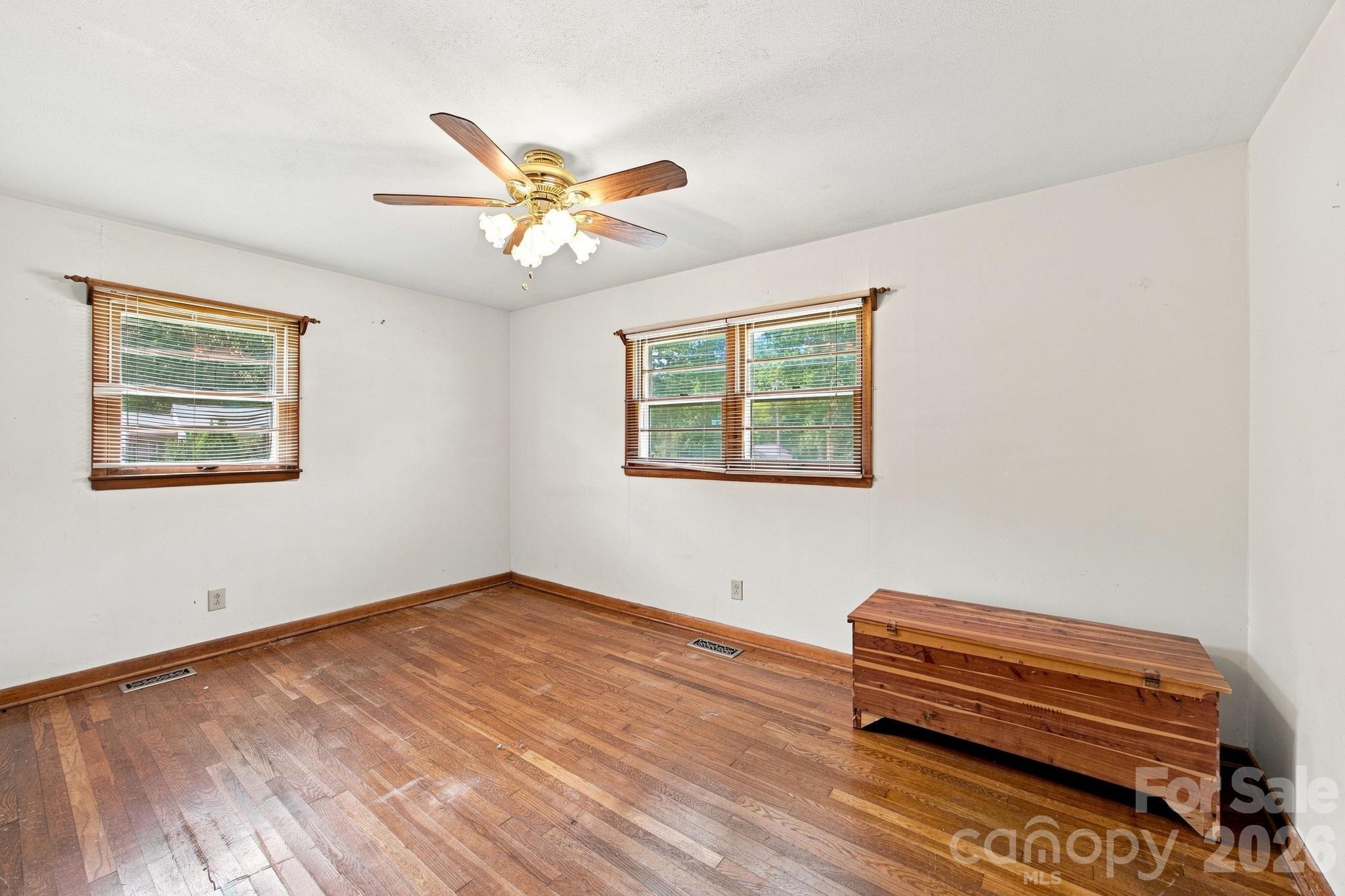 100 Abernathy Street — Mount Holly
