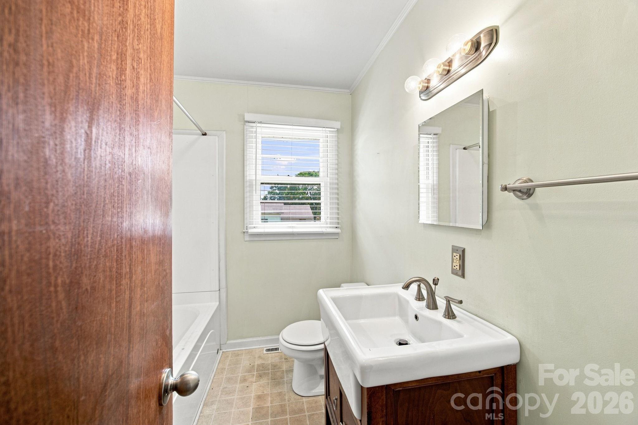 100 Abernathy Street — Mount Holly