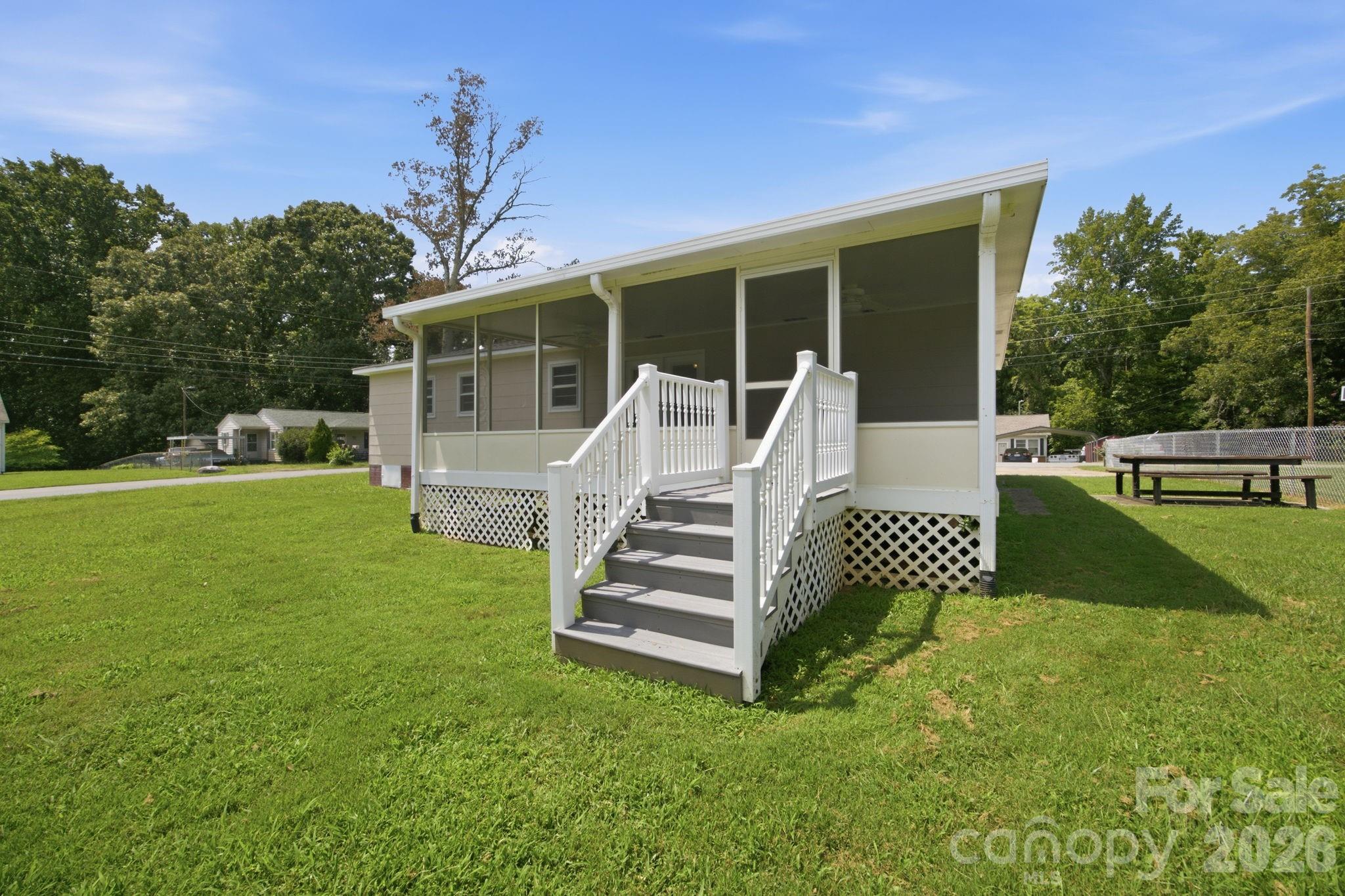 100 Abernathy Street — Mount Holly