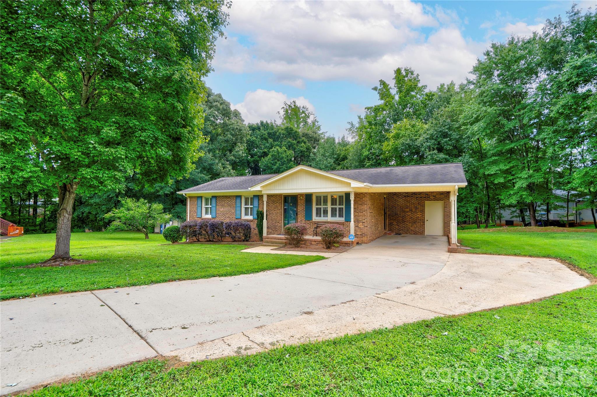 609 Blythe Street — Shelby