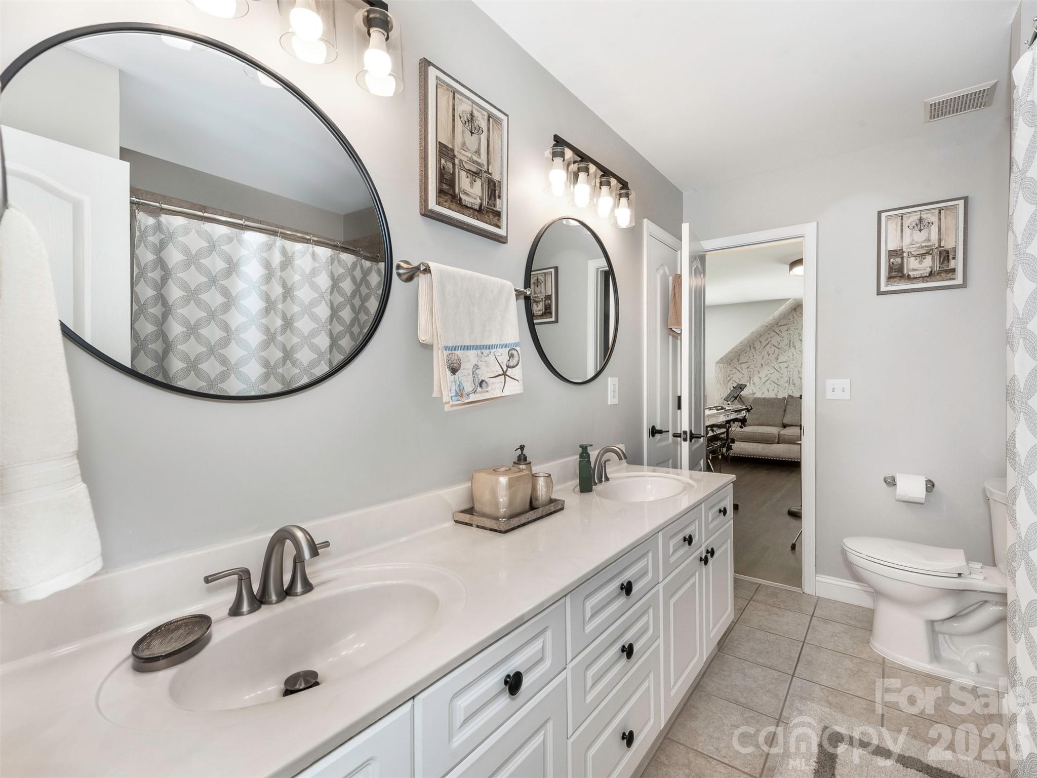 5600 Crown Hill Drive — Mint Hill