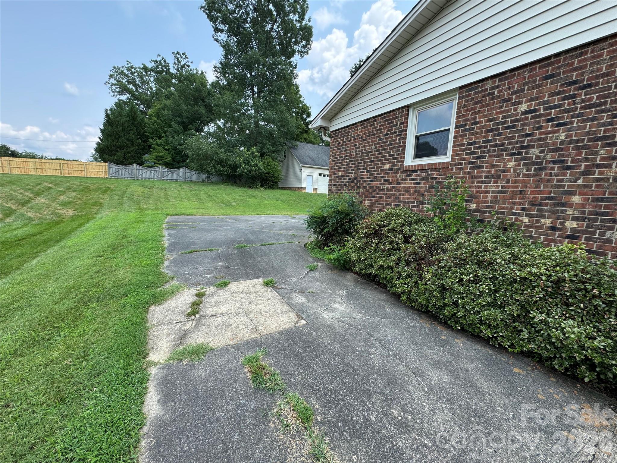 804 Lauras Lane — Albemarle