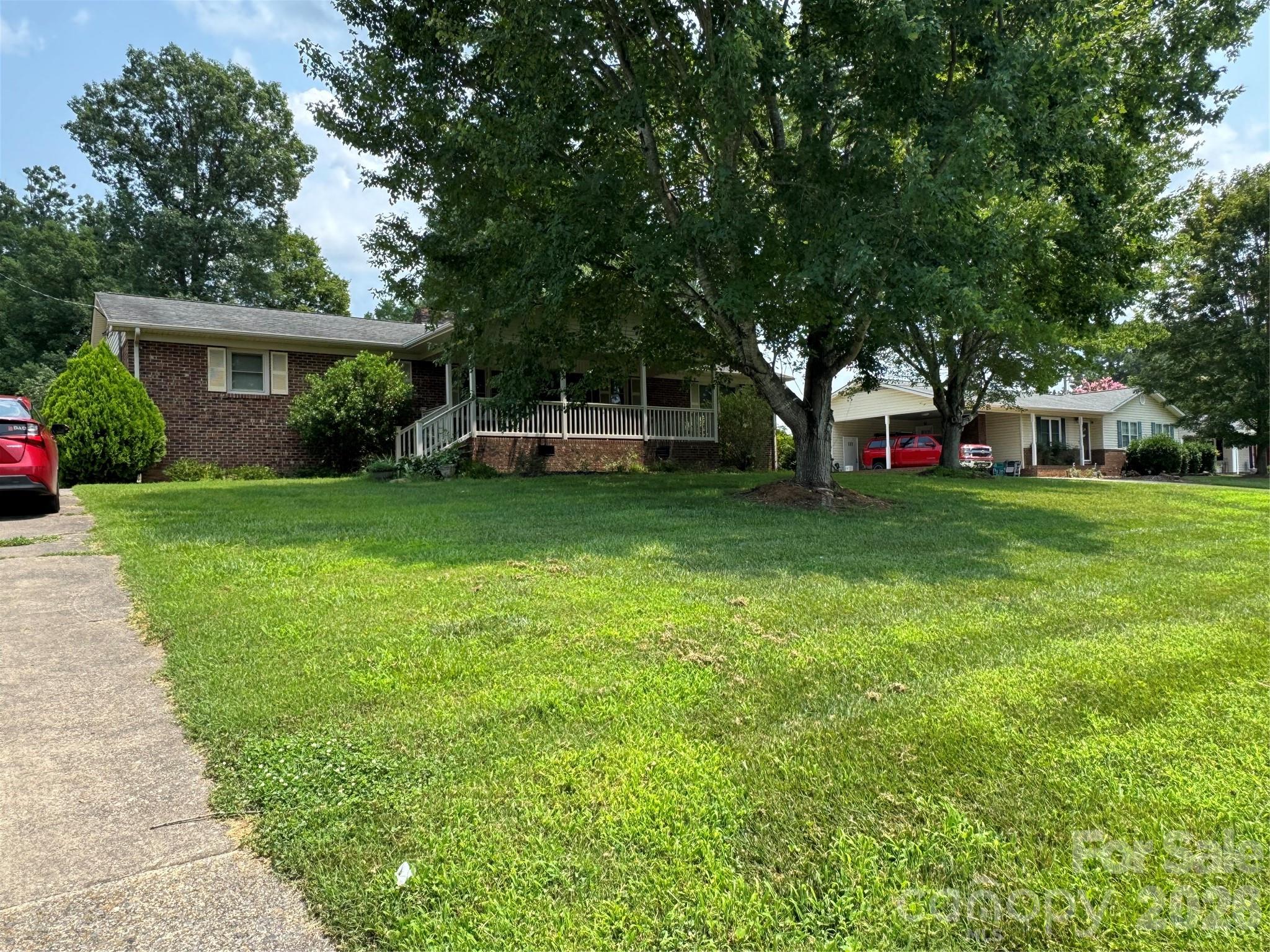 804 Lauras Lane — Albemarle