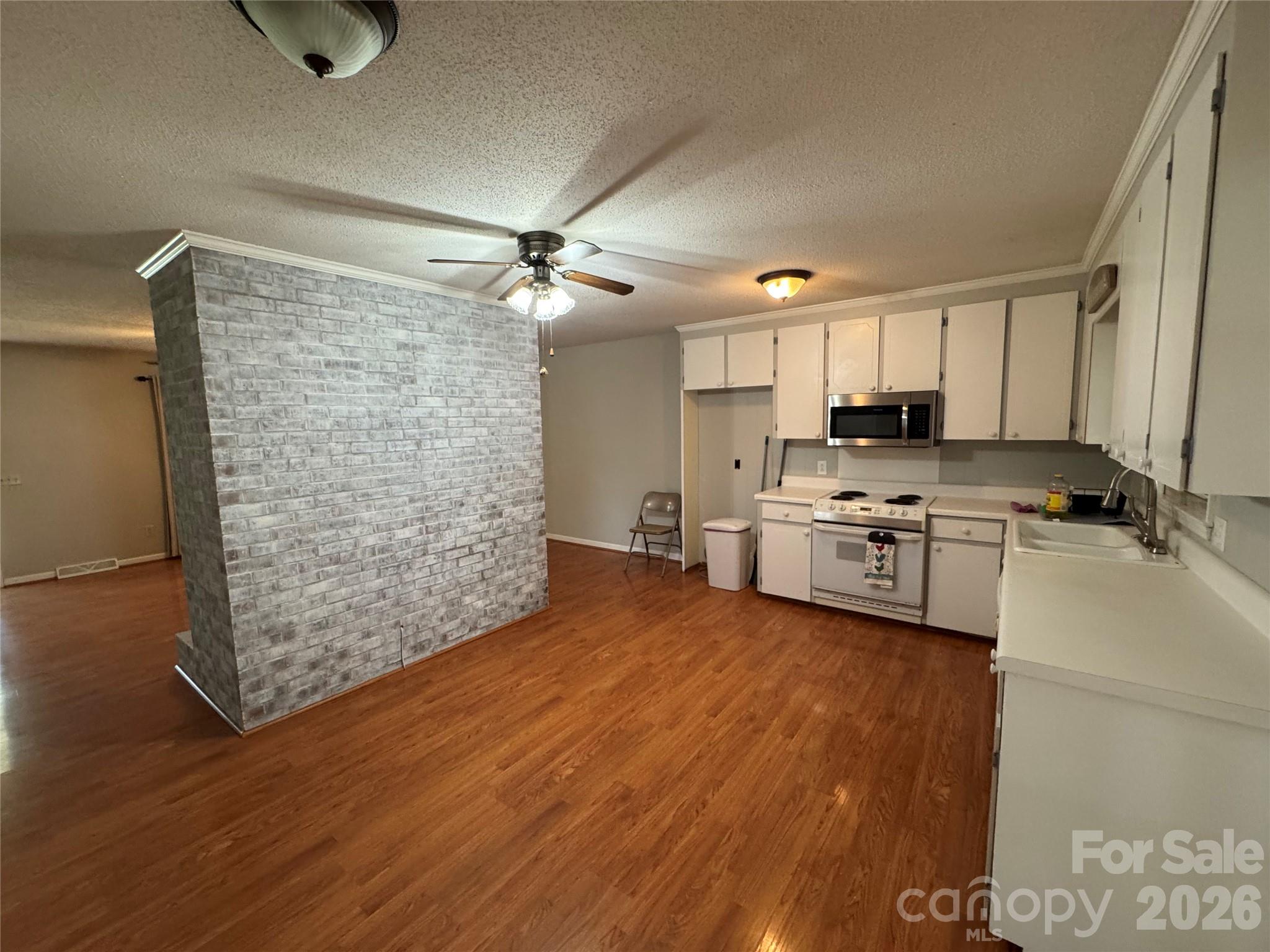 804 Lauras Lane — Albemarle