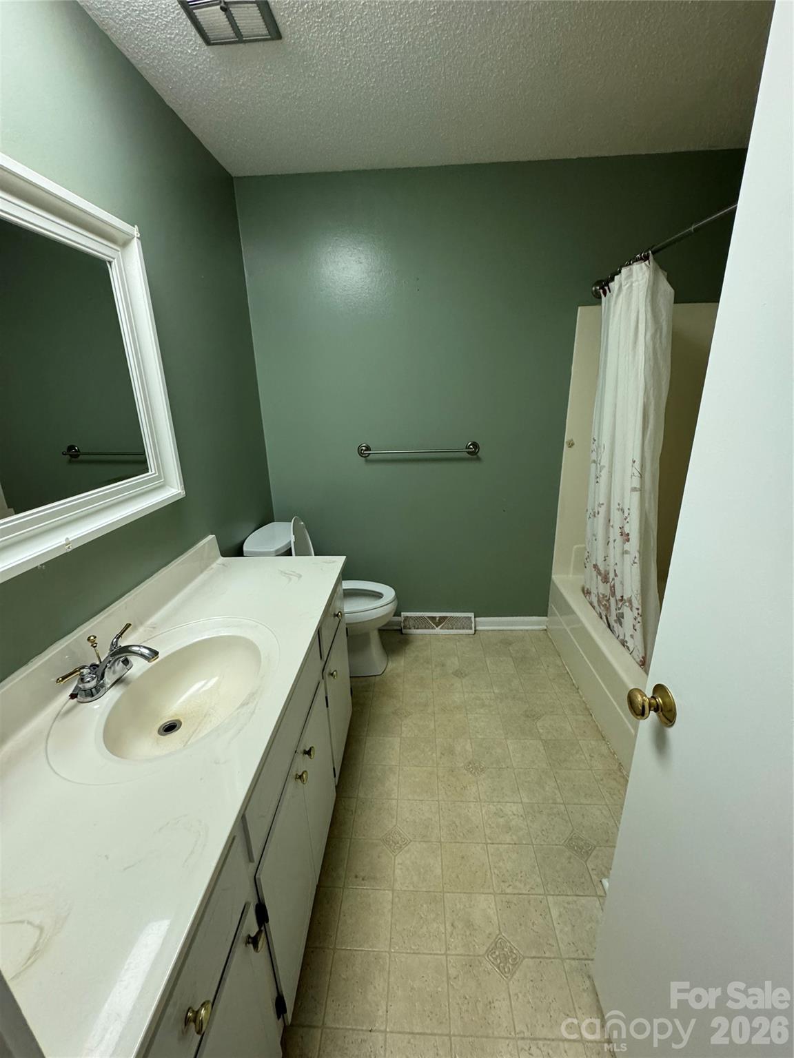 804 Lauras Lane — Albemarle