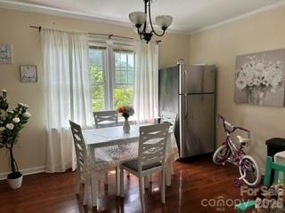 601 E Saunders Avenue — Newton