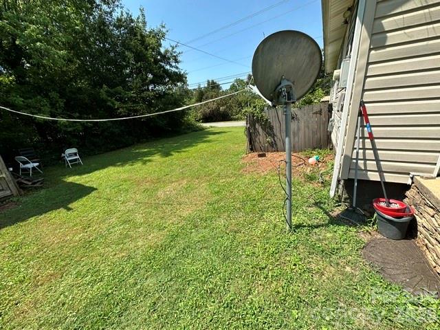 601 E Saunders Avenue — Newton