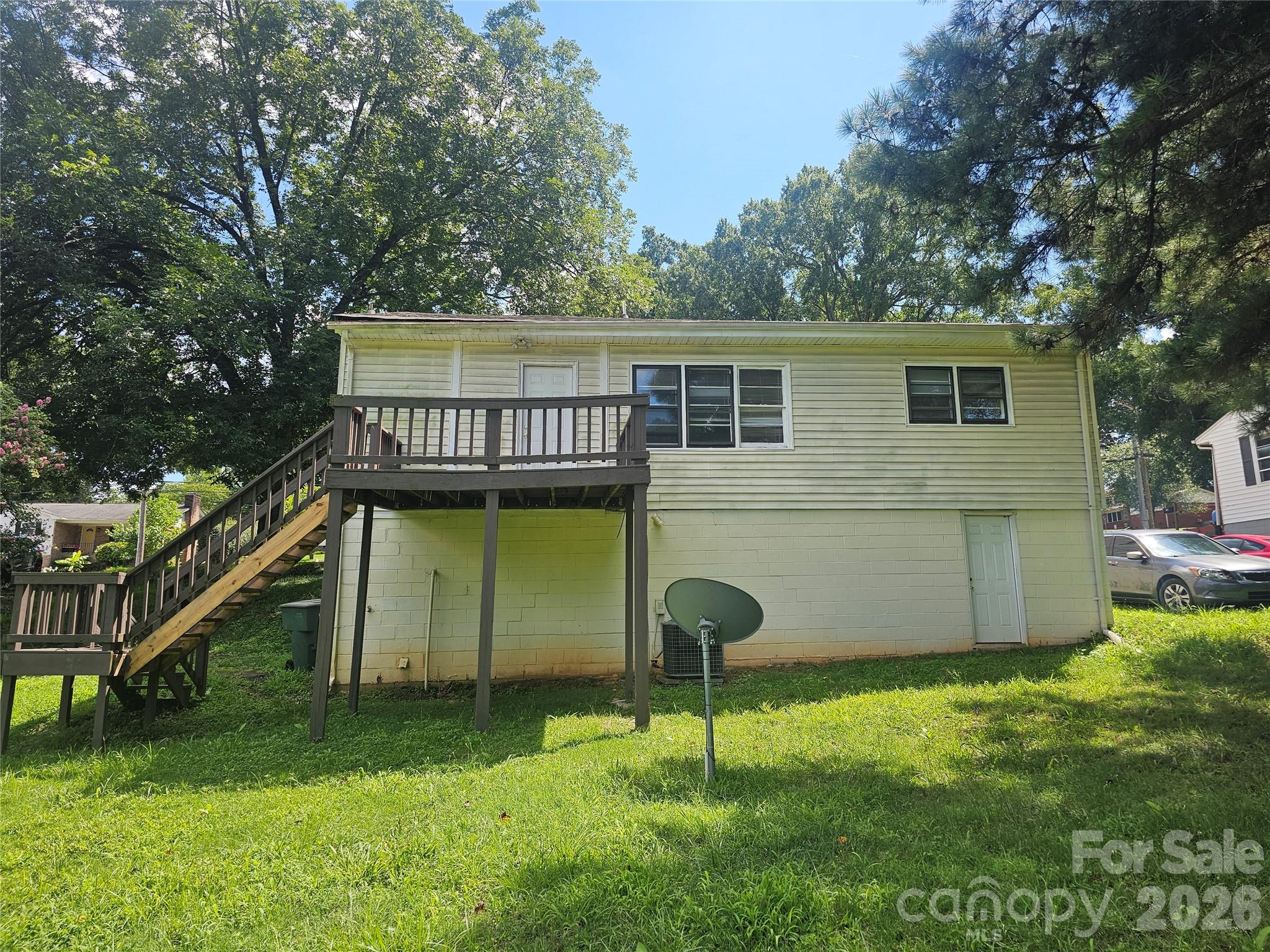 840 W Garrison Boulevard — Gastonia